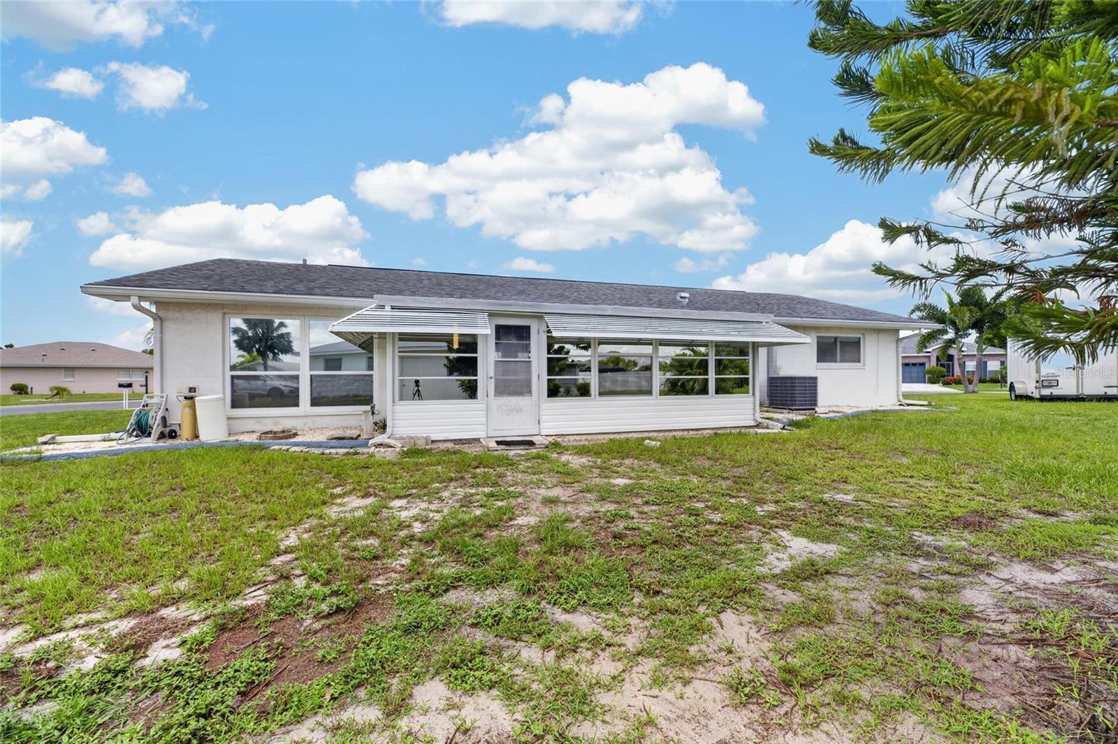 1743 COCO PALM CIR