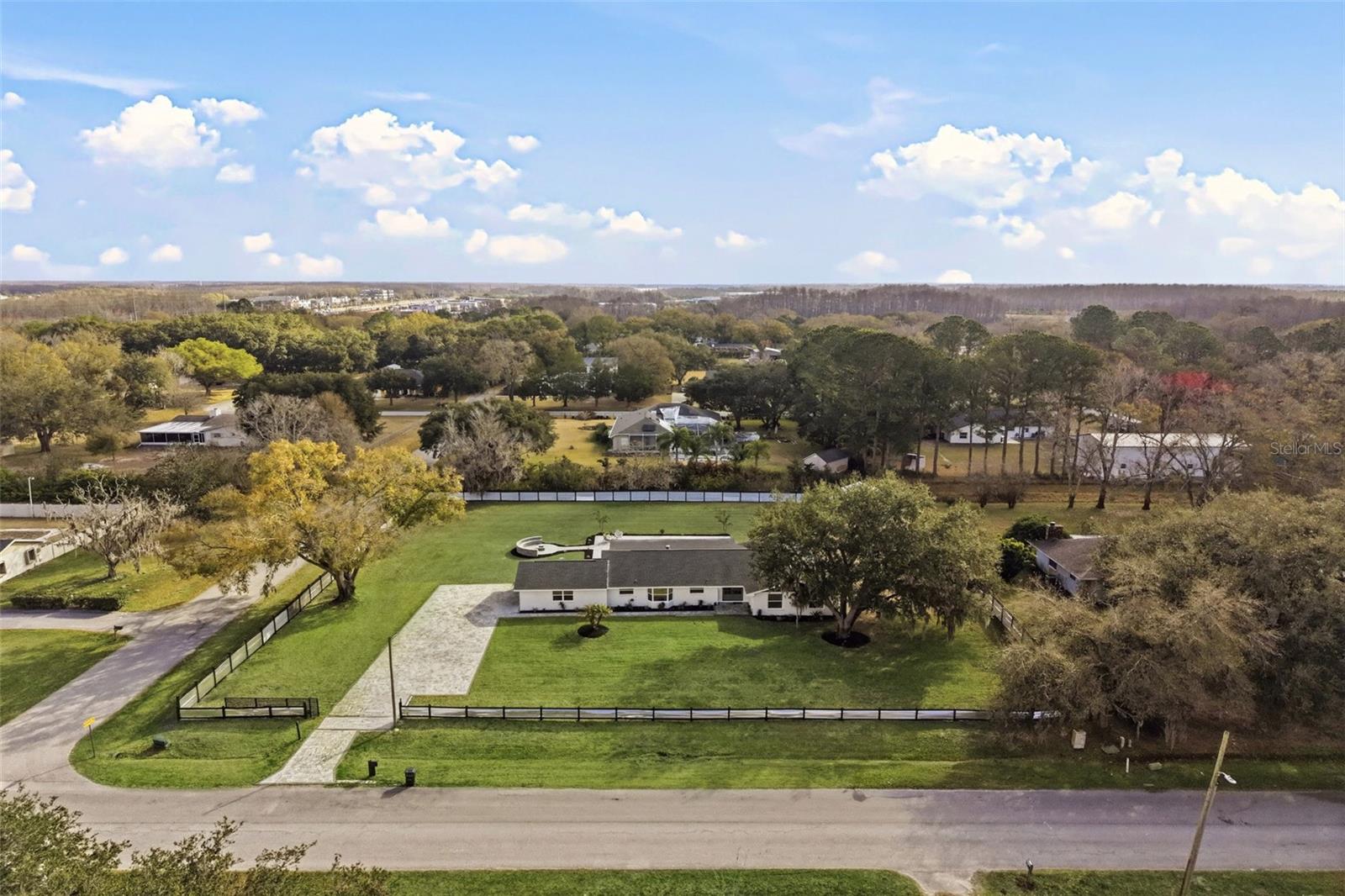 2338 MEADOWBROOK DR