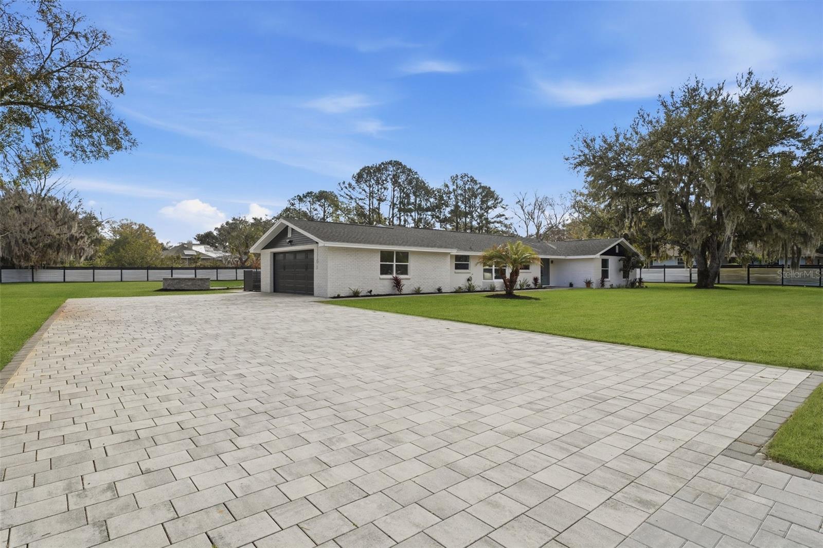 2338 MEADOWBROOK DR