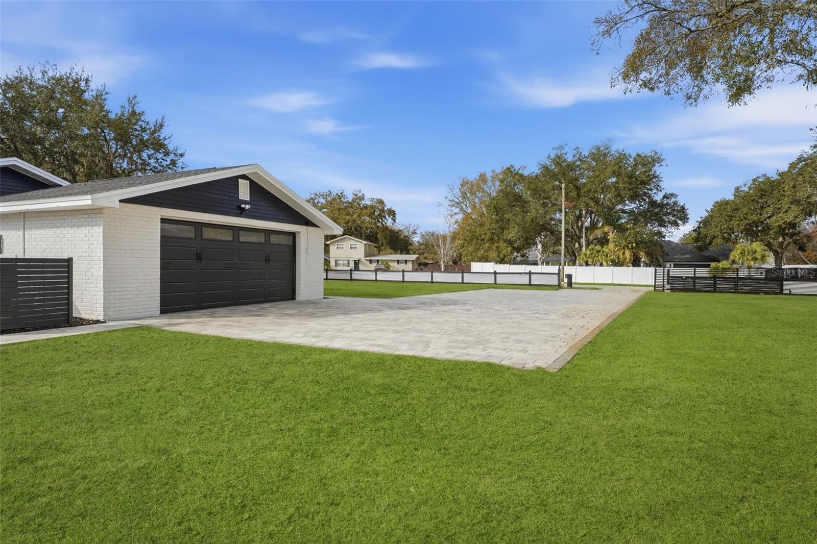 2338 MEADOWBROOK DR