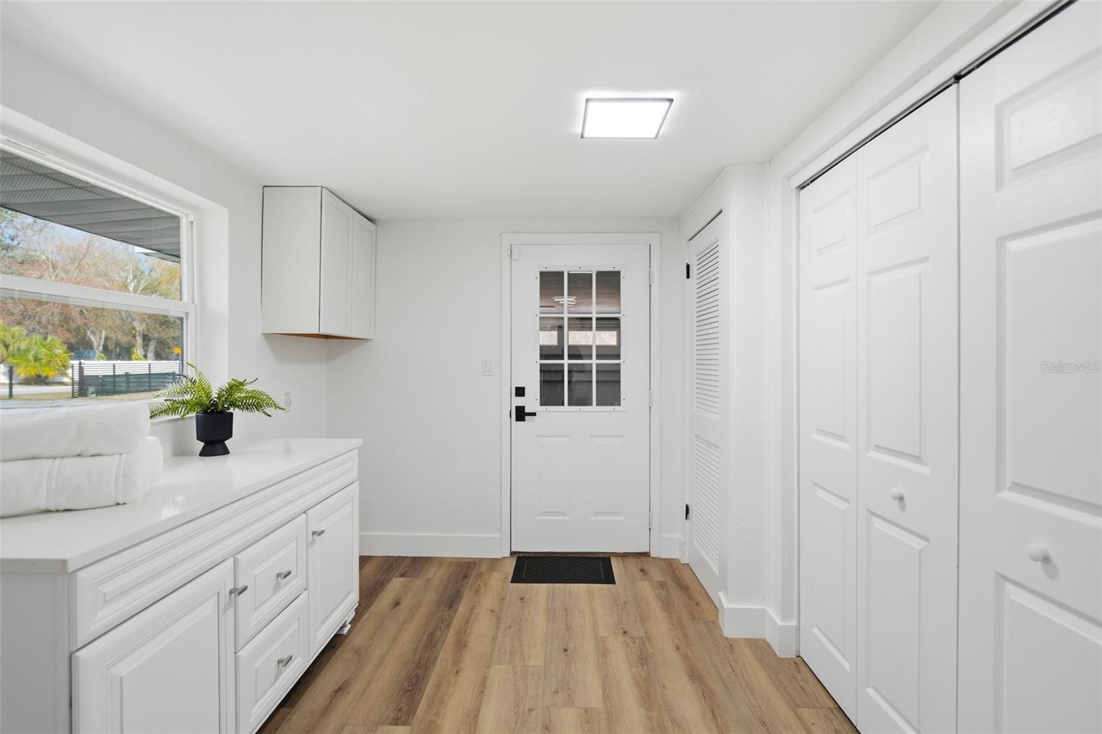 2338 MEADOWBROOK DR