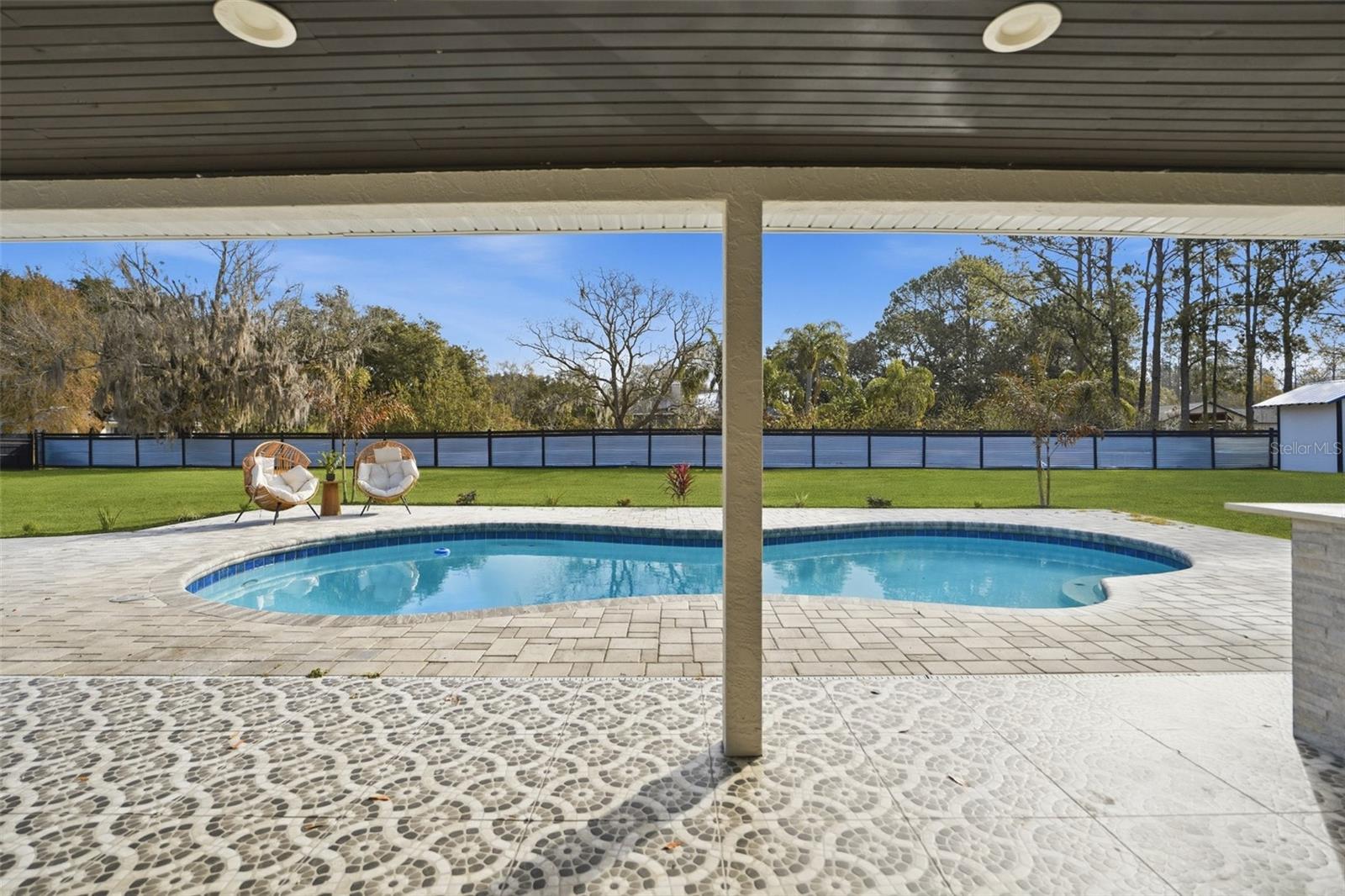 2338 MEADOWBROOK DR