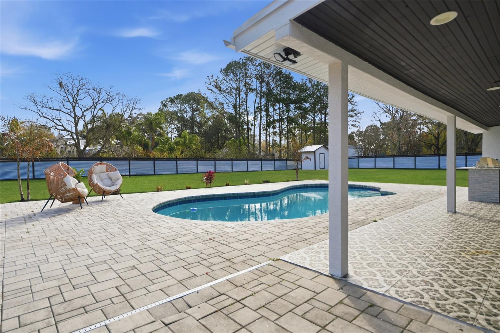 2338 MEADOWBROOK DR