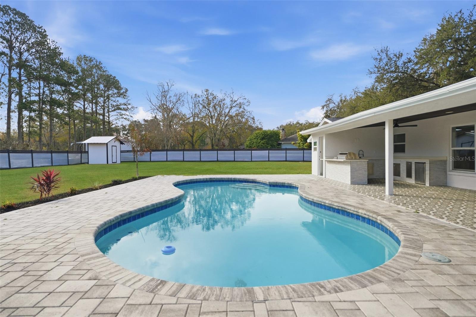 2338 MEADOWBROOK DR