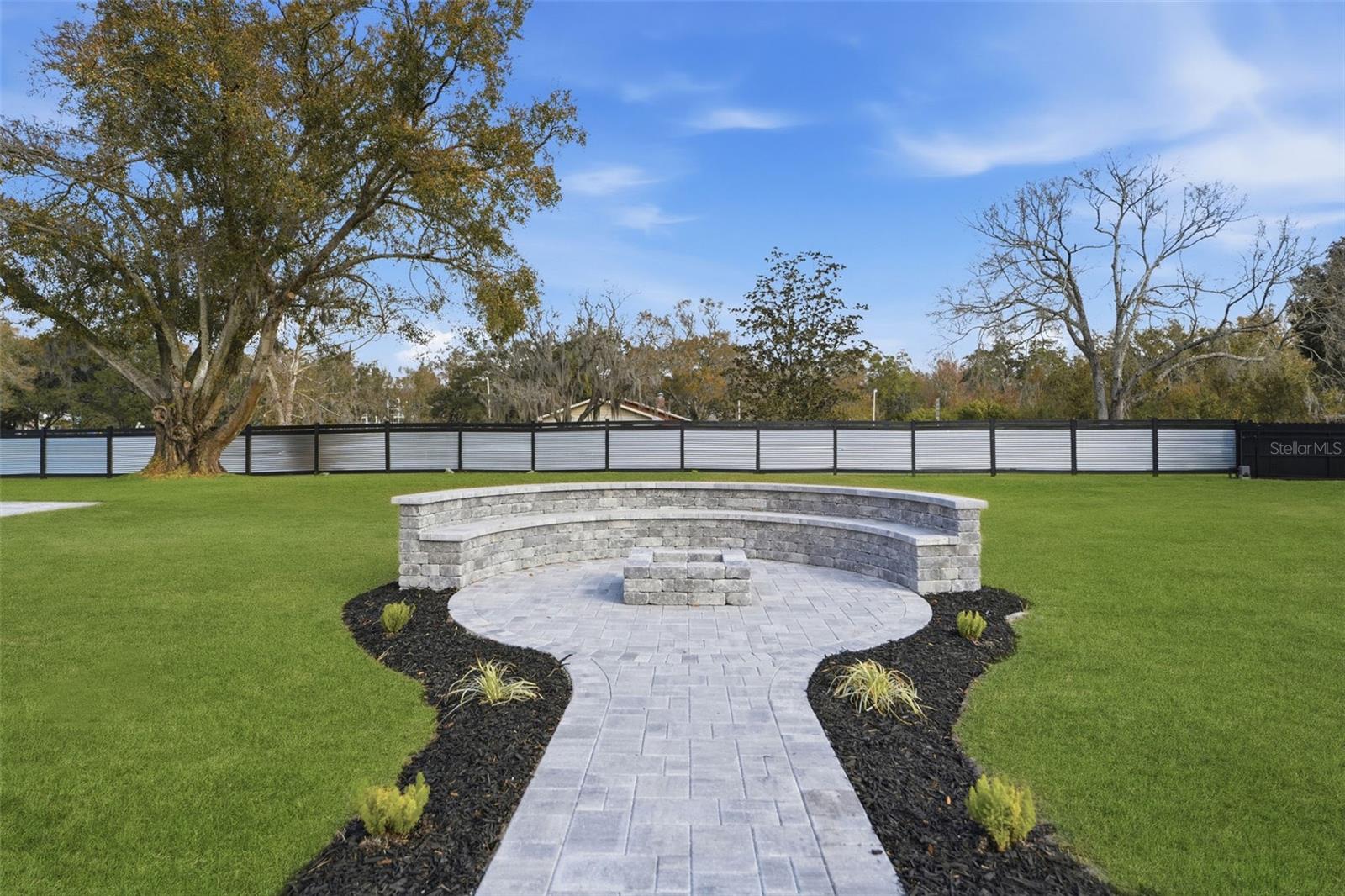 2338 MEADOWBROOK DR