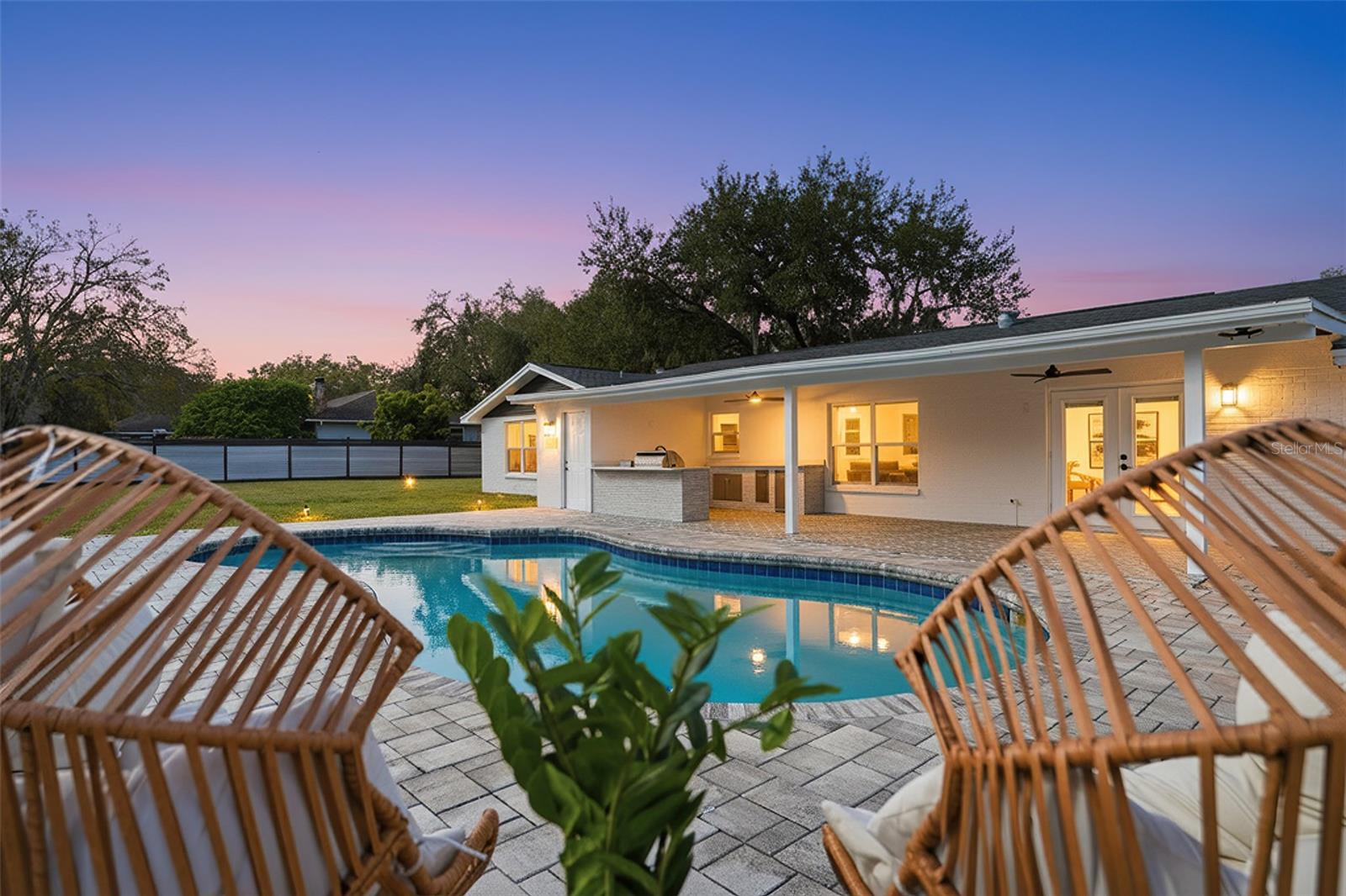 2338 MEADOWBROOK DR