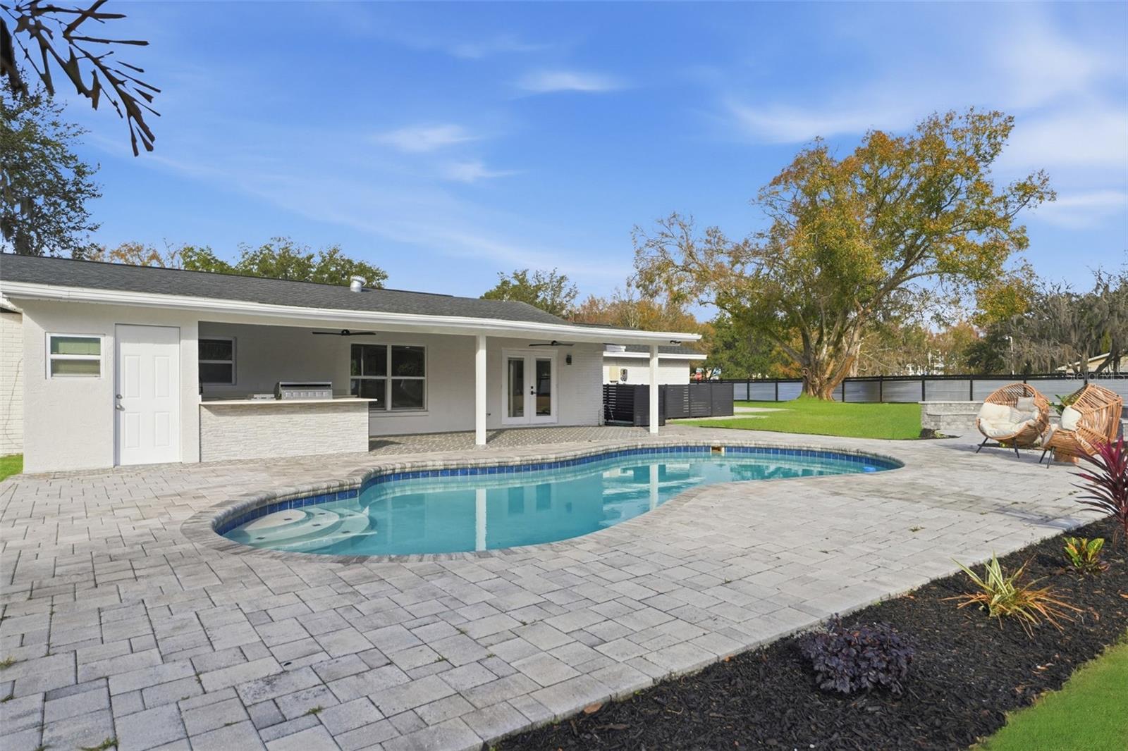 2338 MEADOWBROOK DR