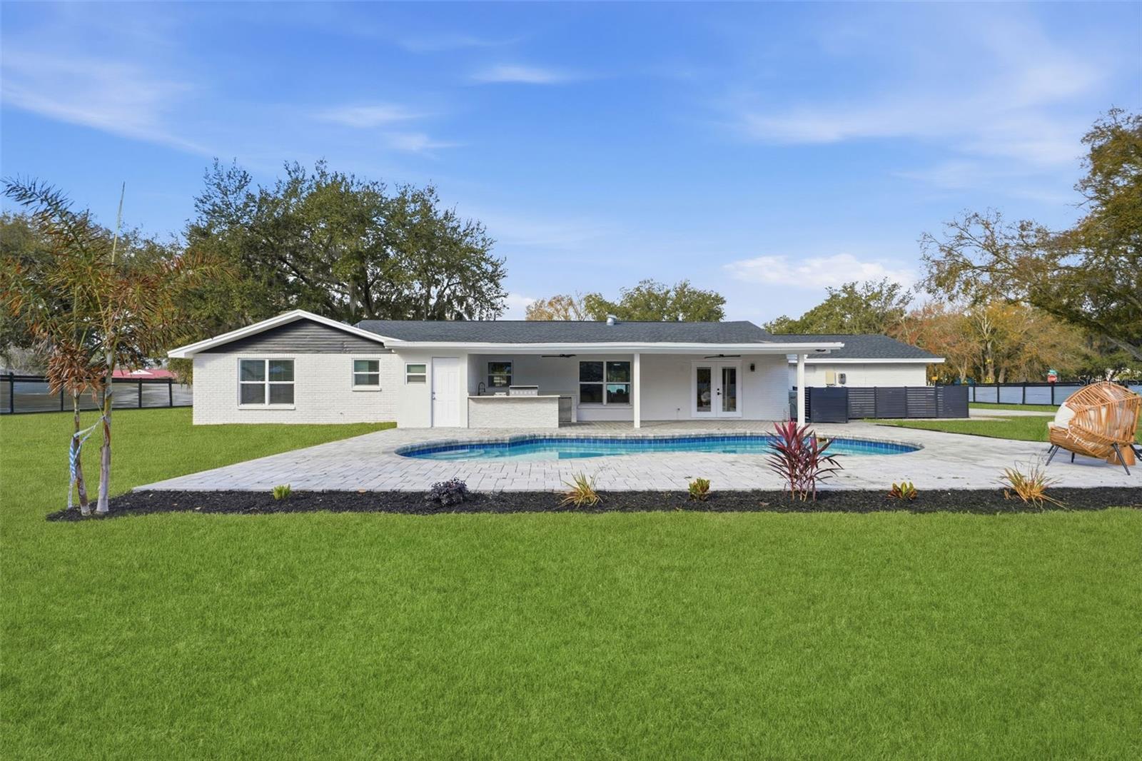 2338 MEADOWBROOK DR