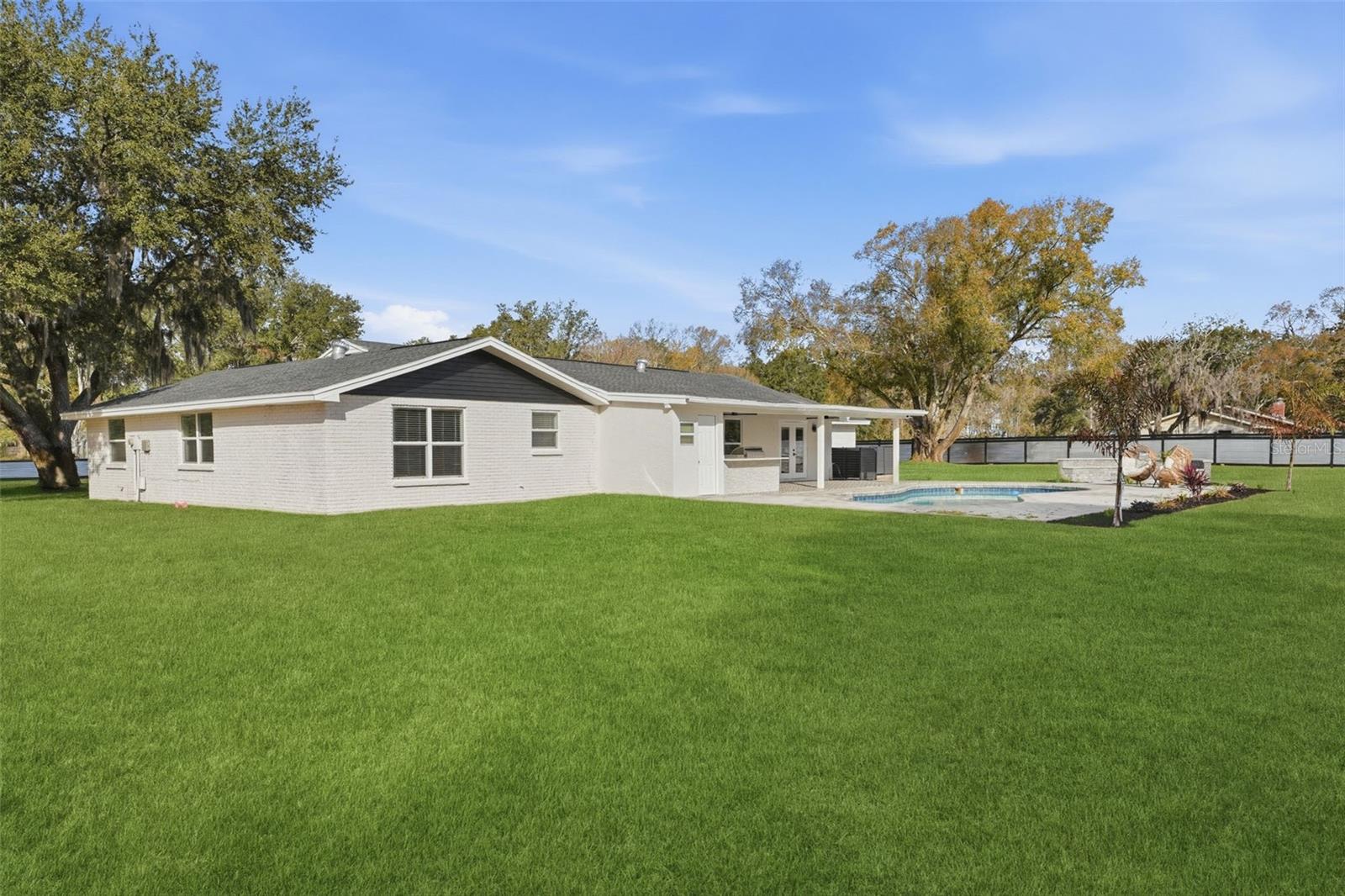 2338 MEADOWBROOK DR