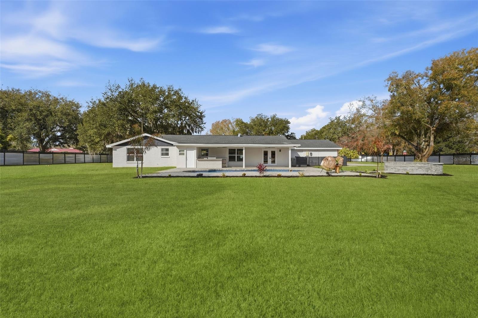 2338 MEADOWBROOK DR