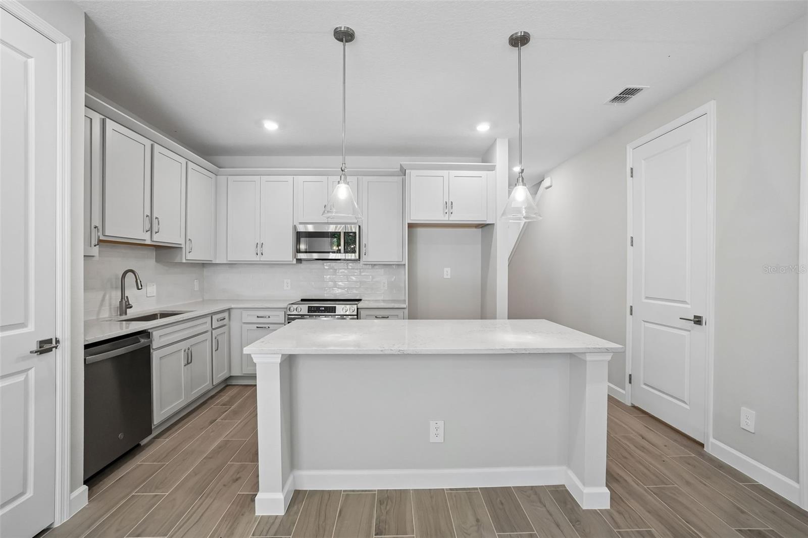 7328 DEER VALLEY CIRCLE