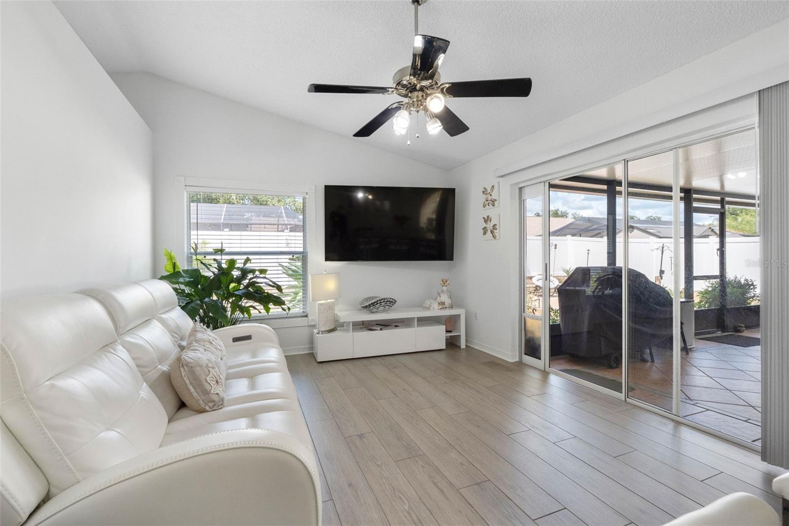 1742 STAYSAIL DR