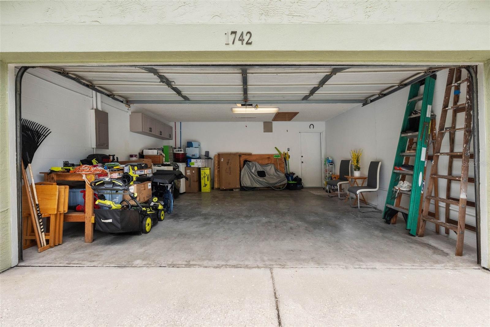 1742 STAYSAIL DR