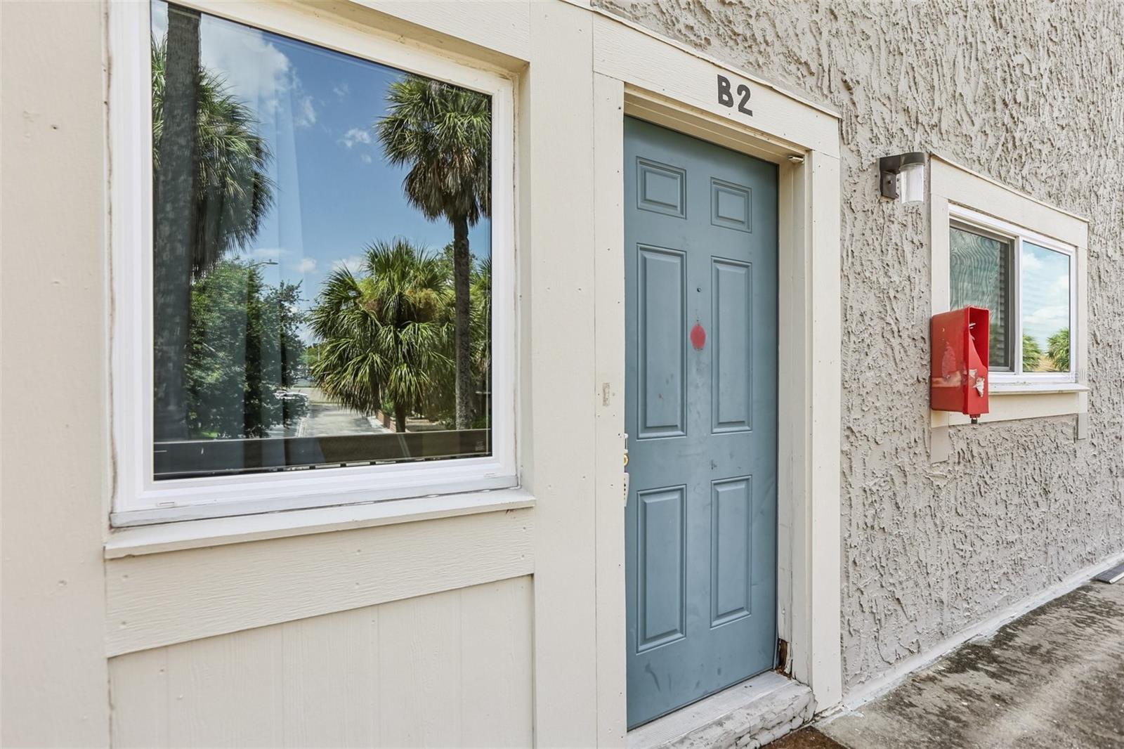 6325 NEWTOWN CIR #25B2