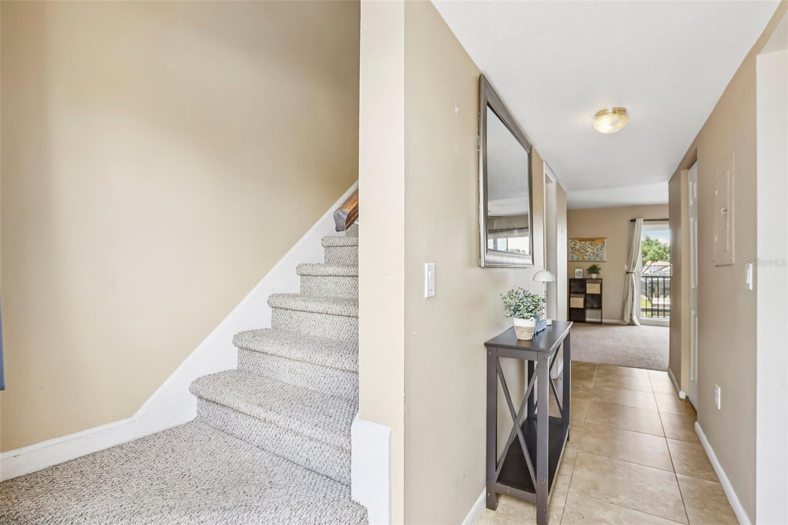 6325 NEWTOWN CIR #25B2
