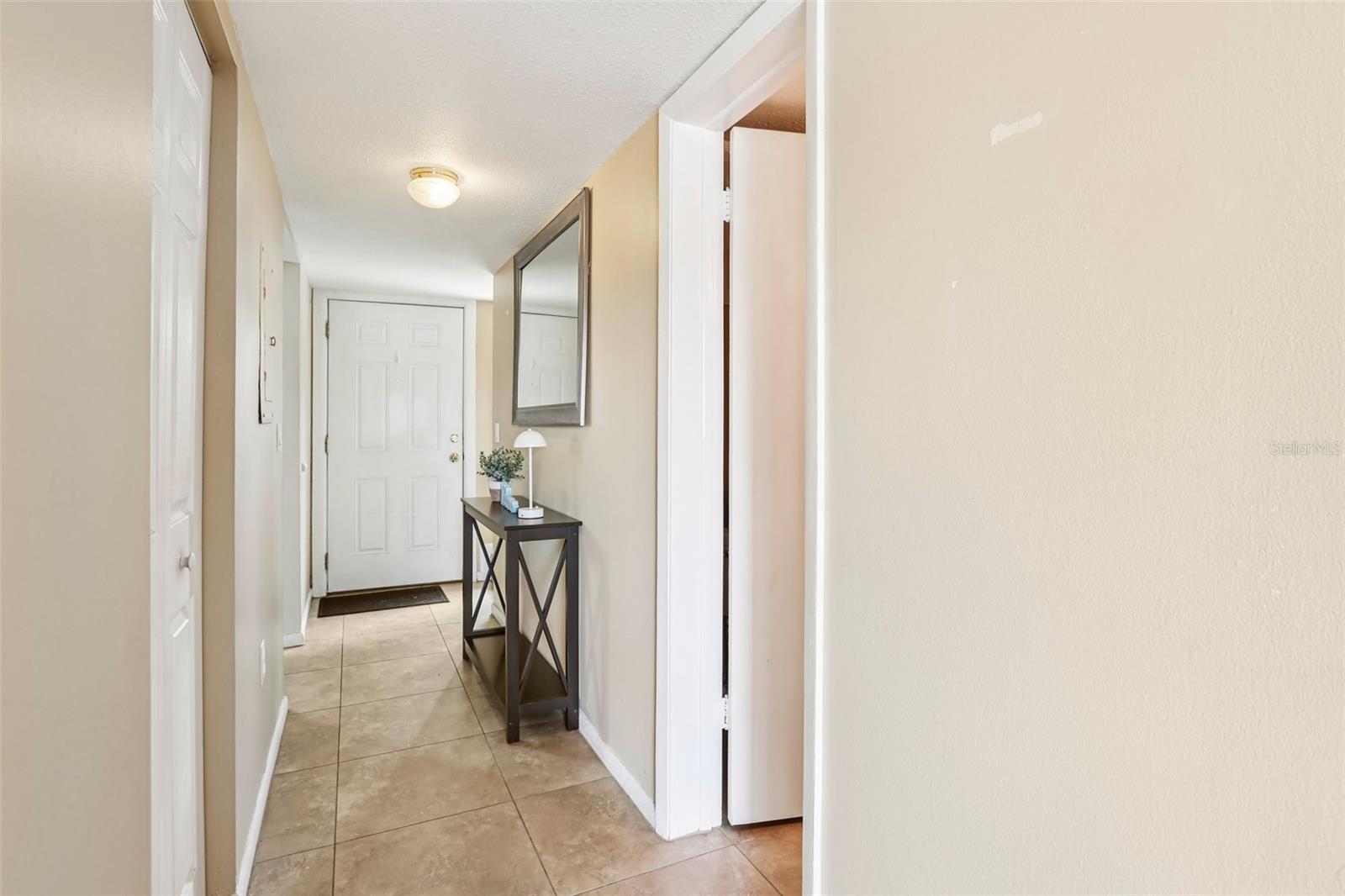 6325 NEWTOWN CIR #25B2