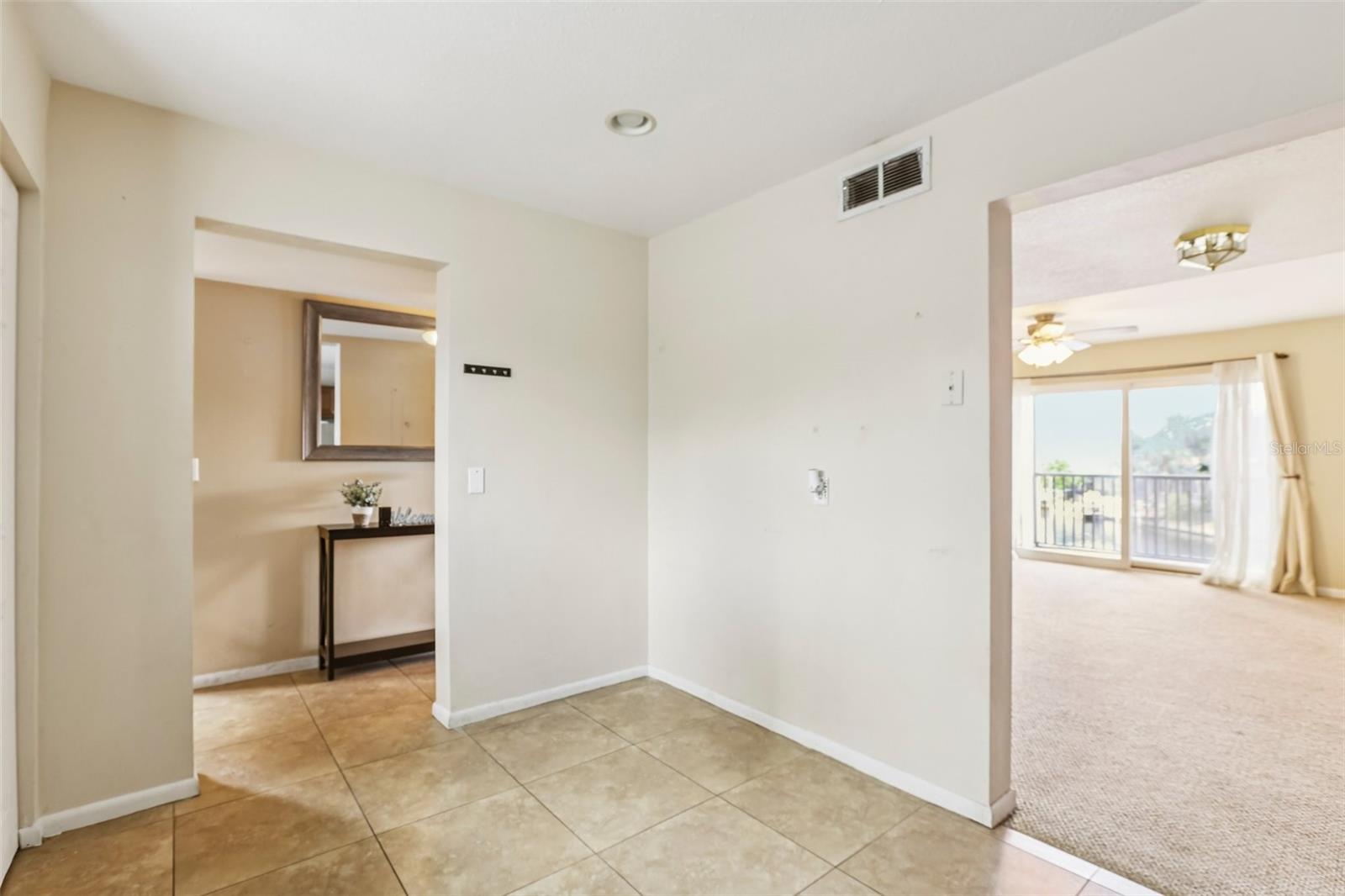 6325 NEWTOWN CIR #25B2