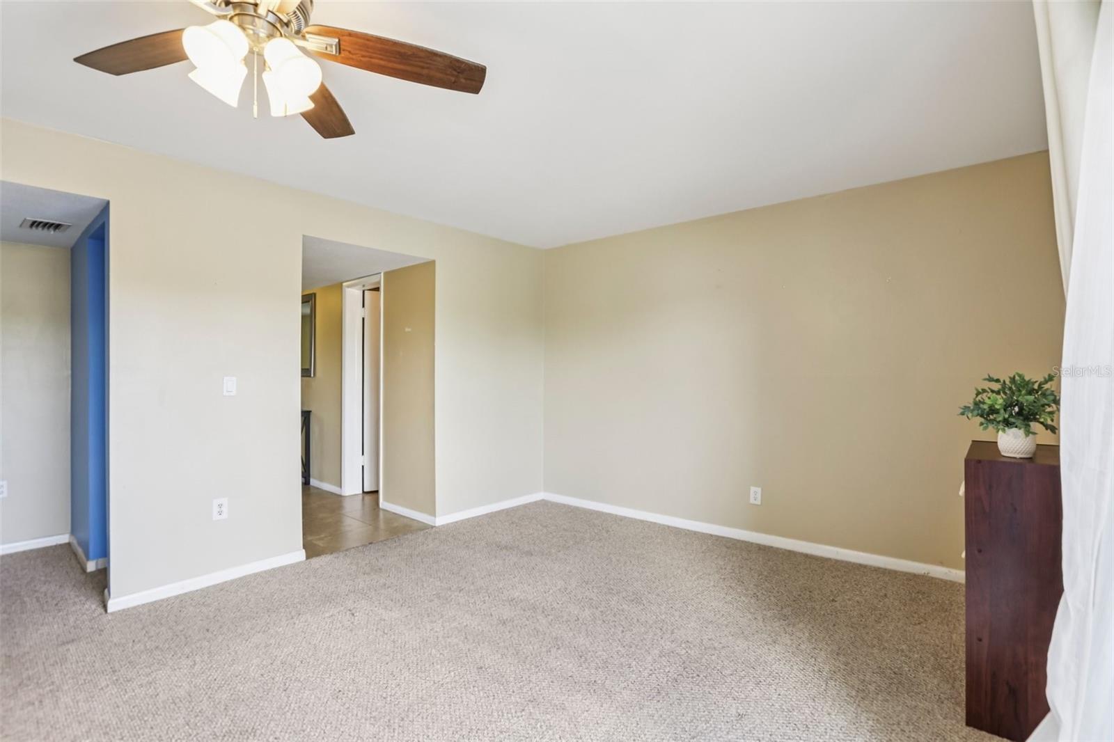 6325 NEWTOWN CIR #25B2