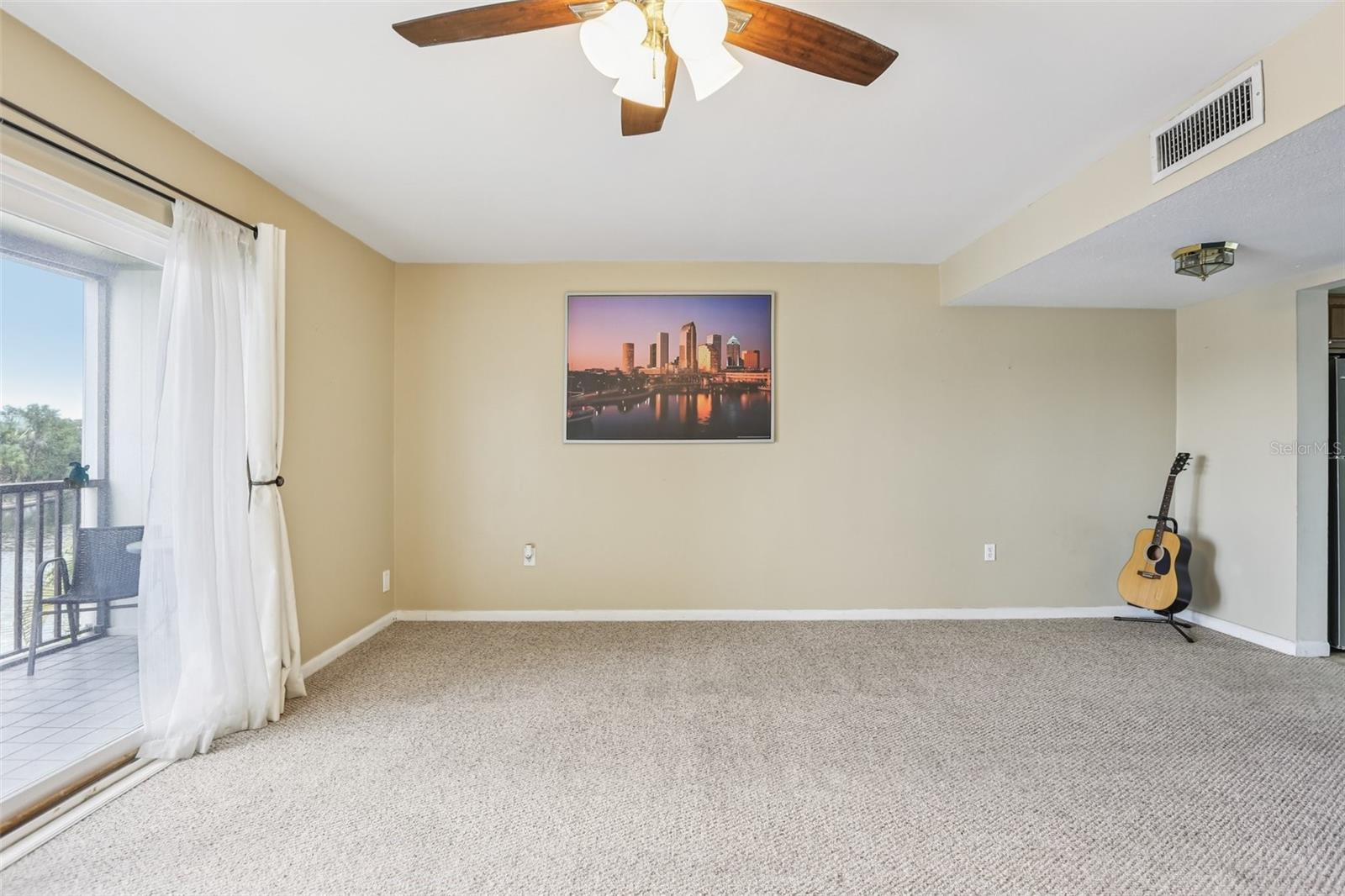 6325 NEWTOWN CIR #25B2