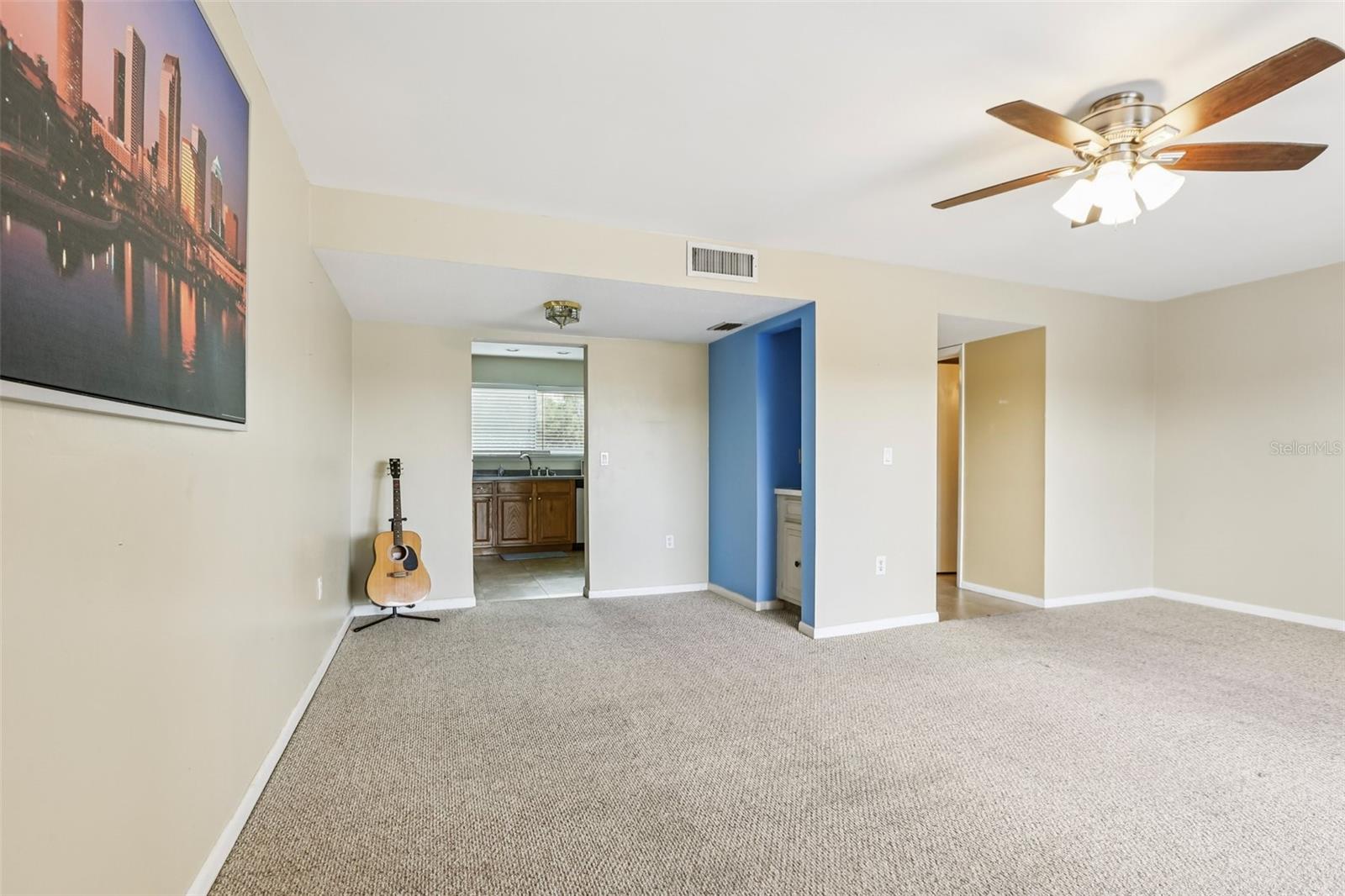 6325 NEWTOWN CIR #25B2