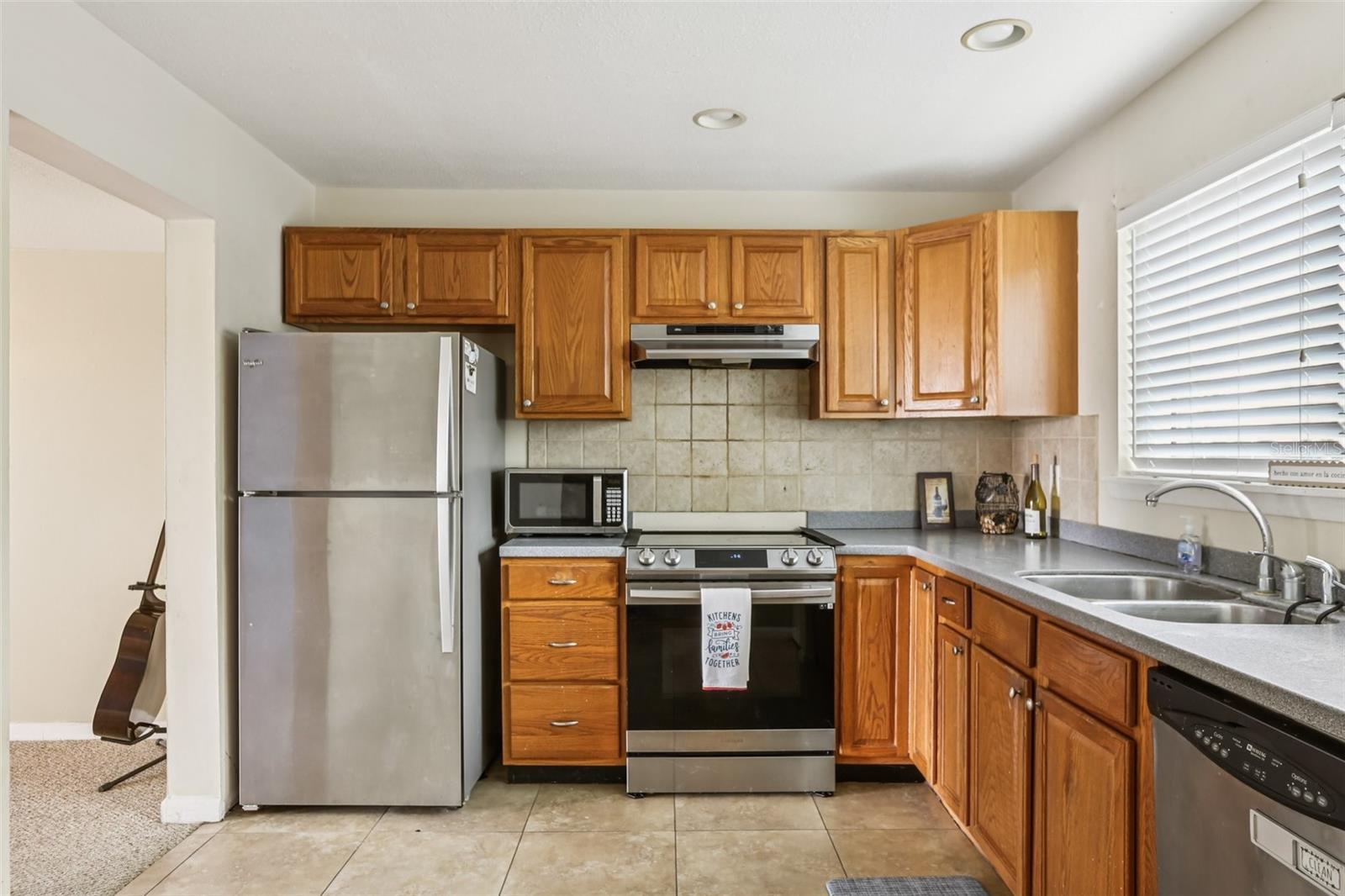6325 NEWTOWN CIR #25B2