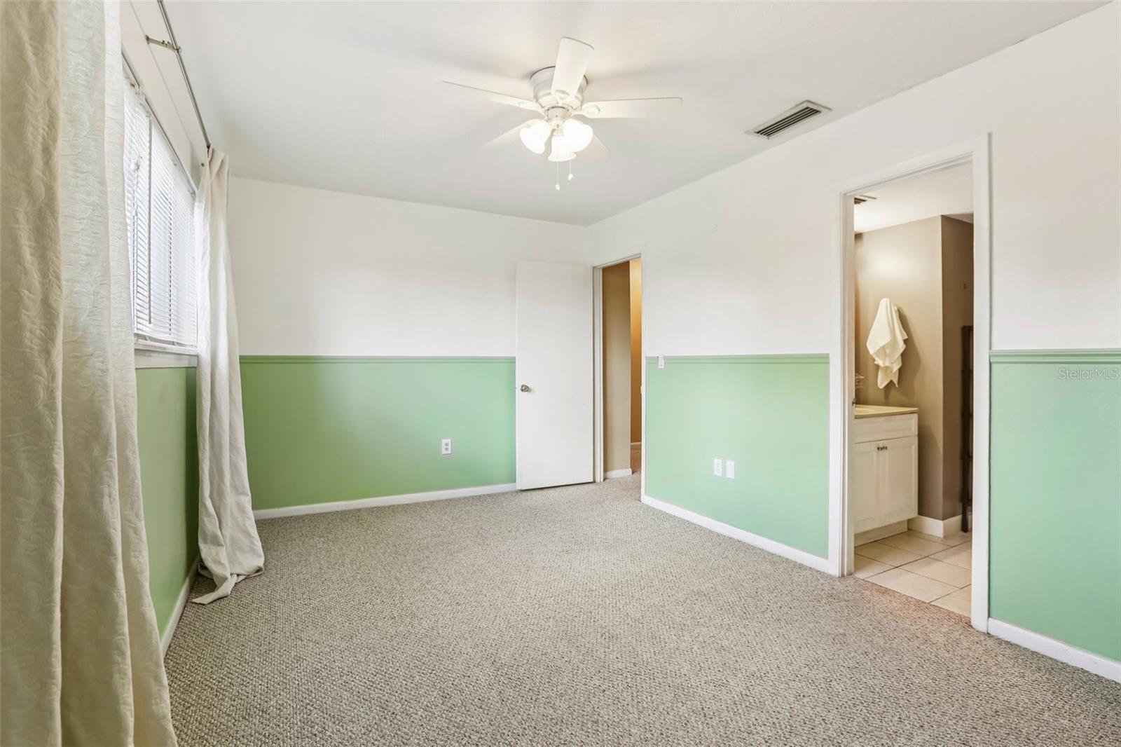 6325 NEWTOWN CIR #25B2