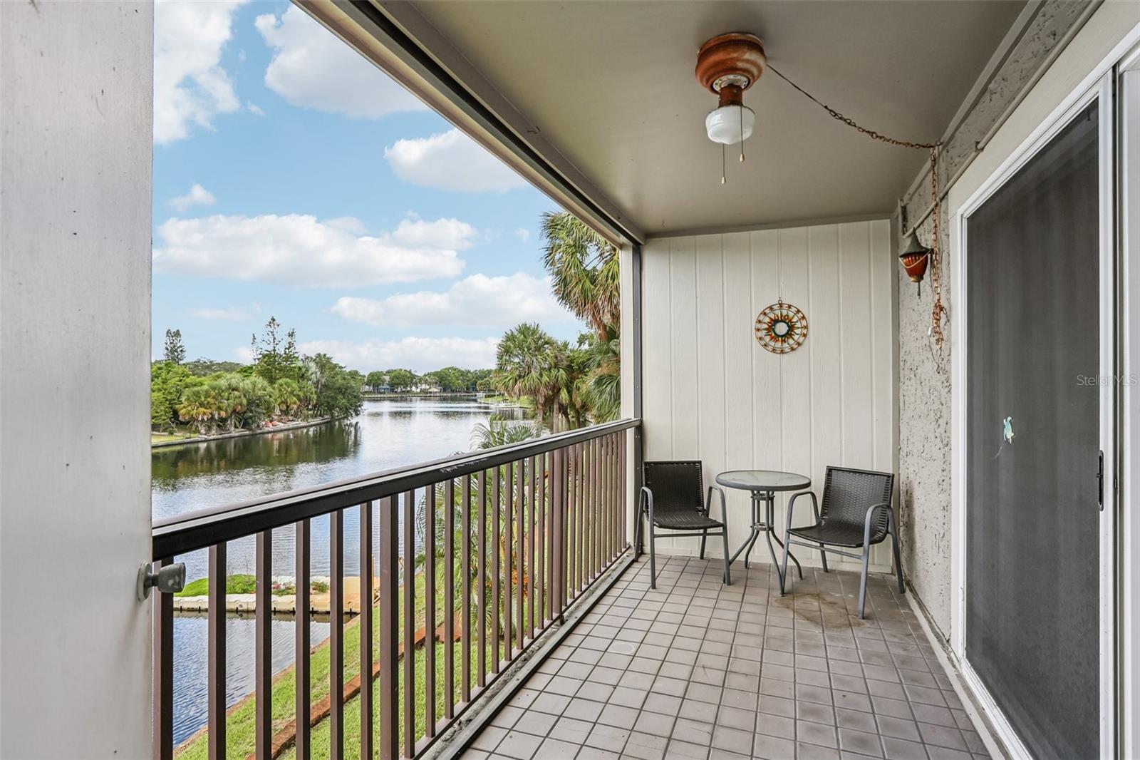 6325 NEWTOWN CIR #25B2