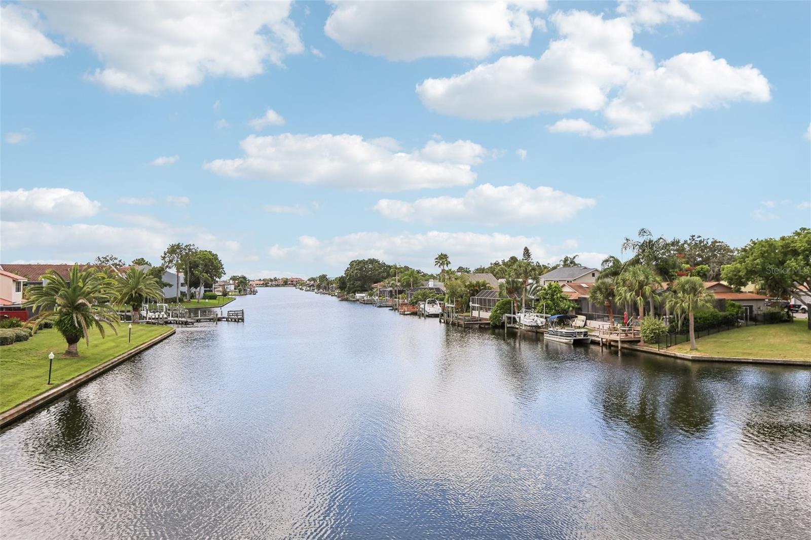 6325 NEWTOWN CIR #25B2