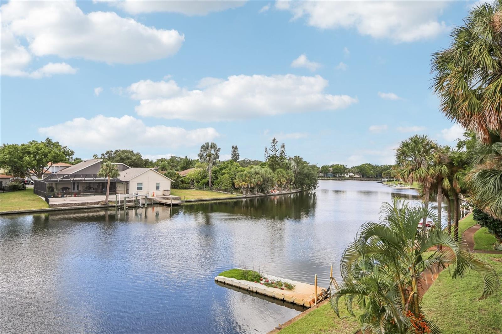 6325 NEWTOWN CIR #25B2