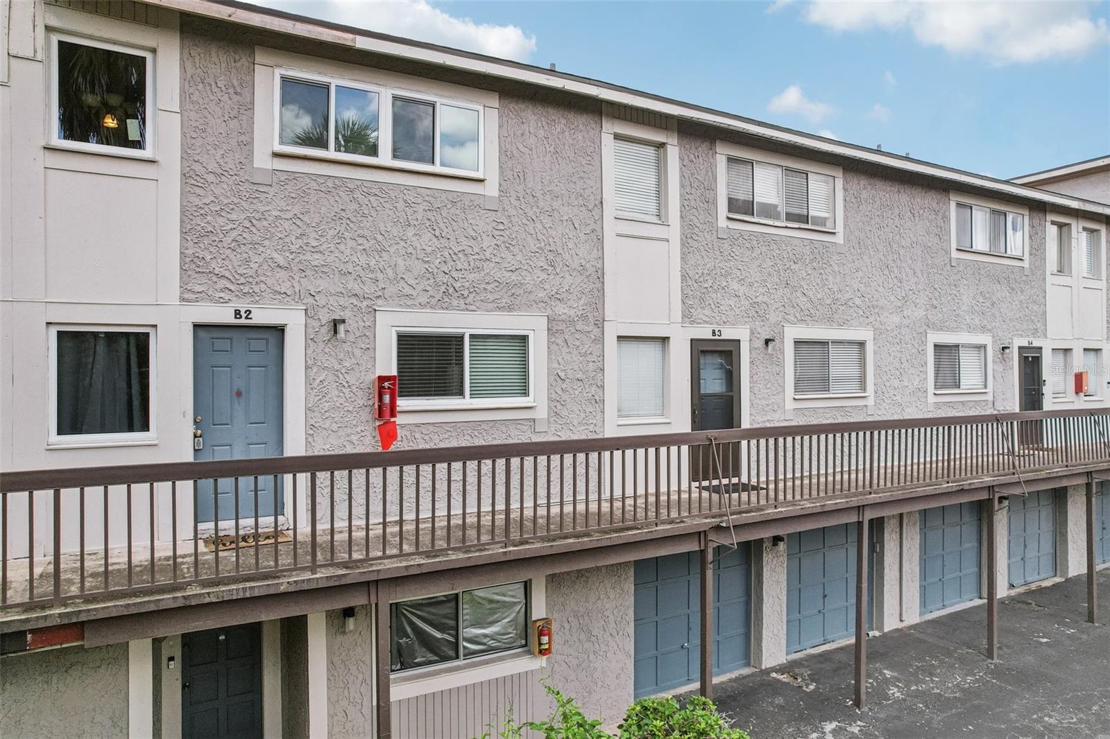 6325 NEWTOWN CIR #25B2
