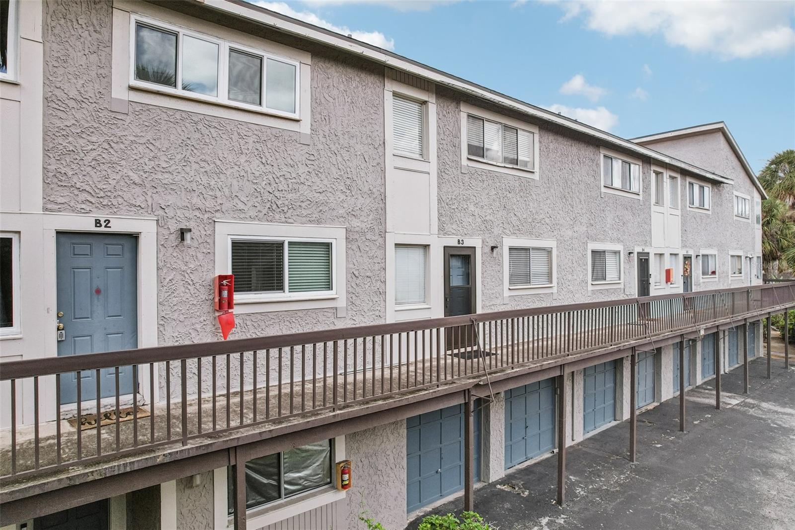 6325 NEWTOWN CIR #25B2