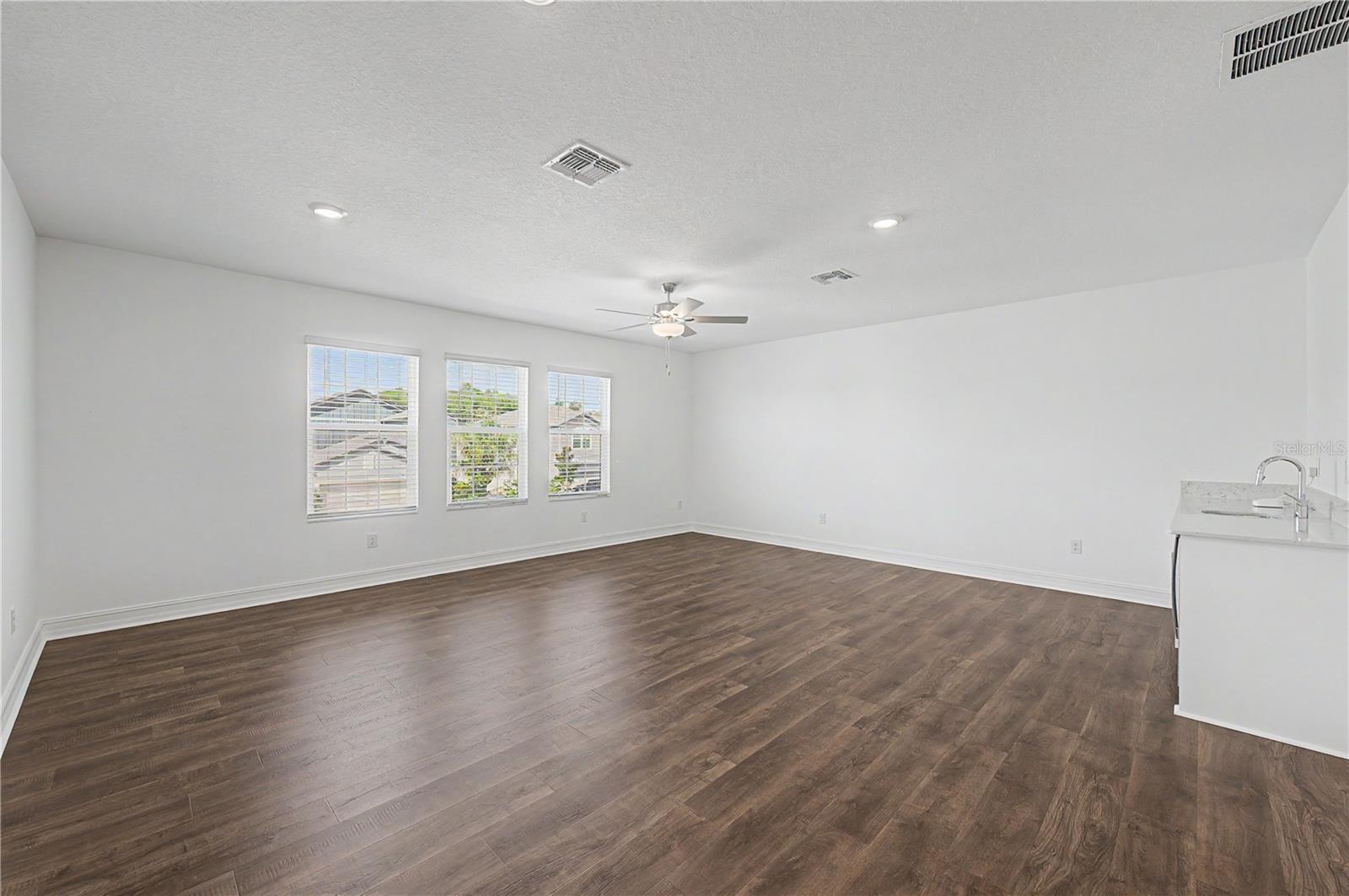 9826 CARABINER WAY