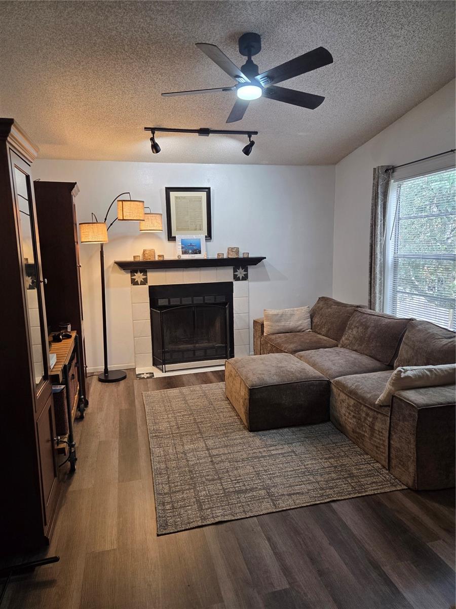 4033 DREAM OAK PL #203