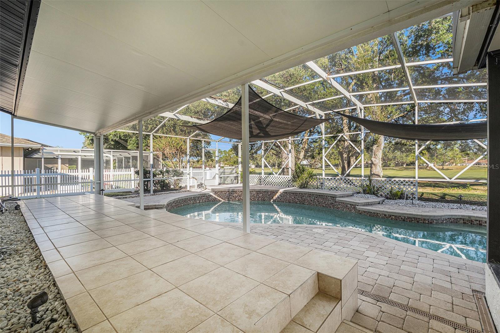 4611 LANDSCAPE DR