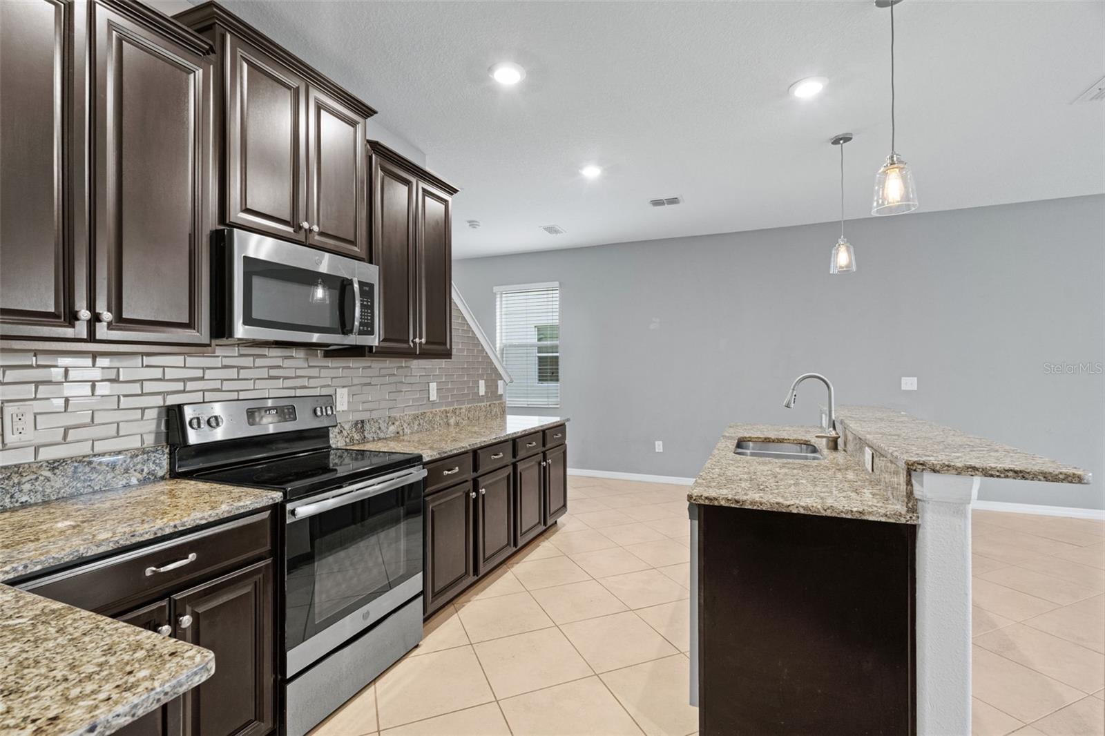 13728 REINDEER CIR