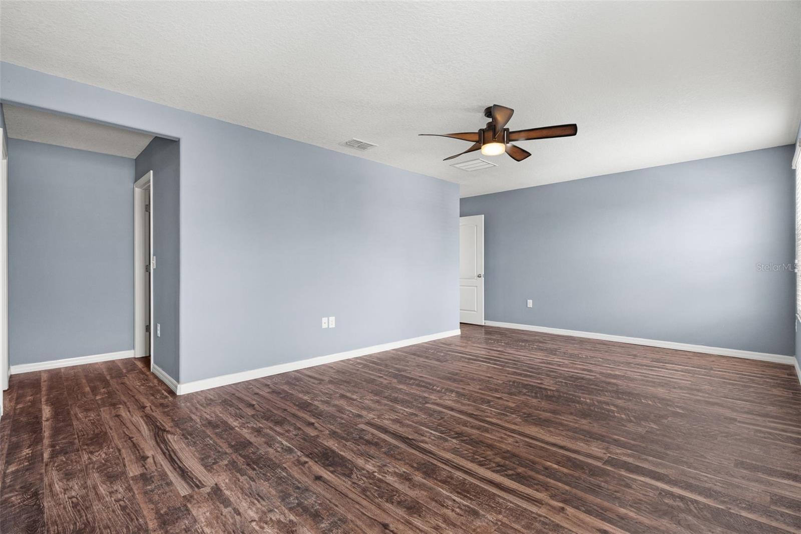 13728 REINDEER CIR