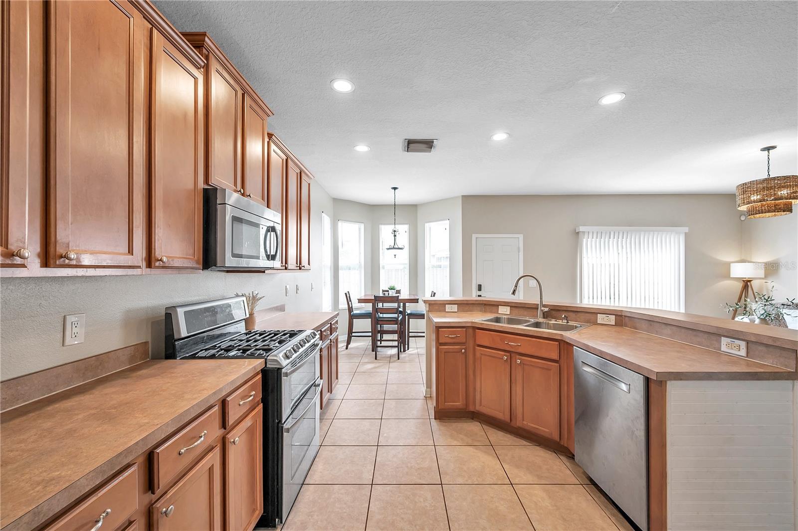 402 HALIFAX BAY CT