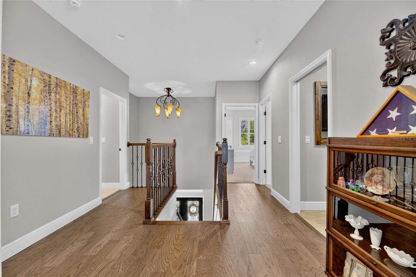 303 W CHAPMAN RD