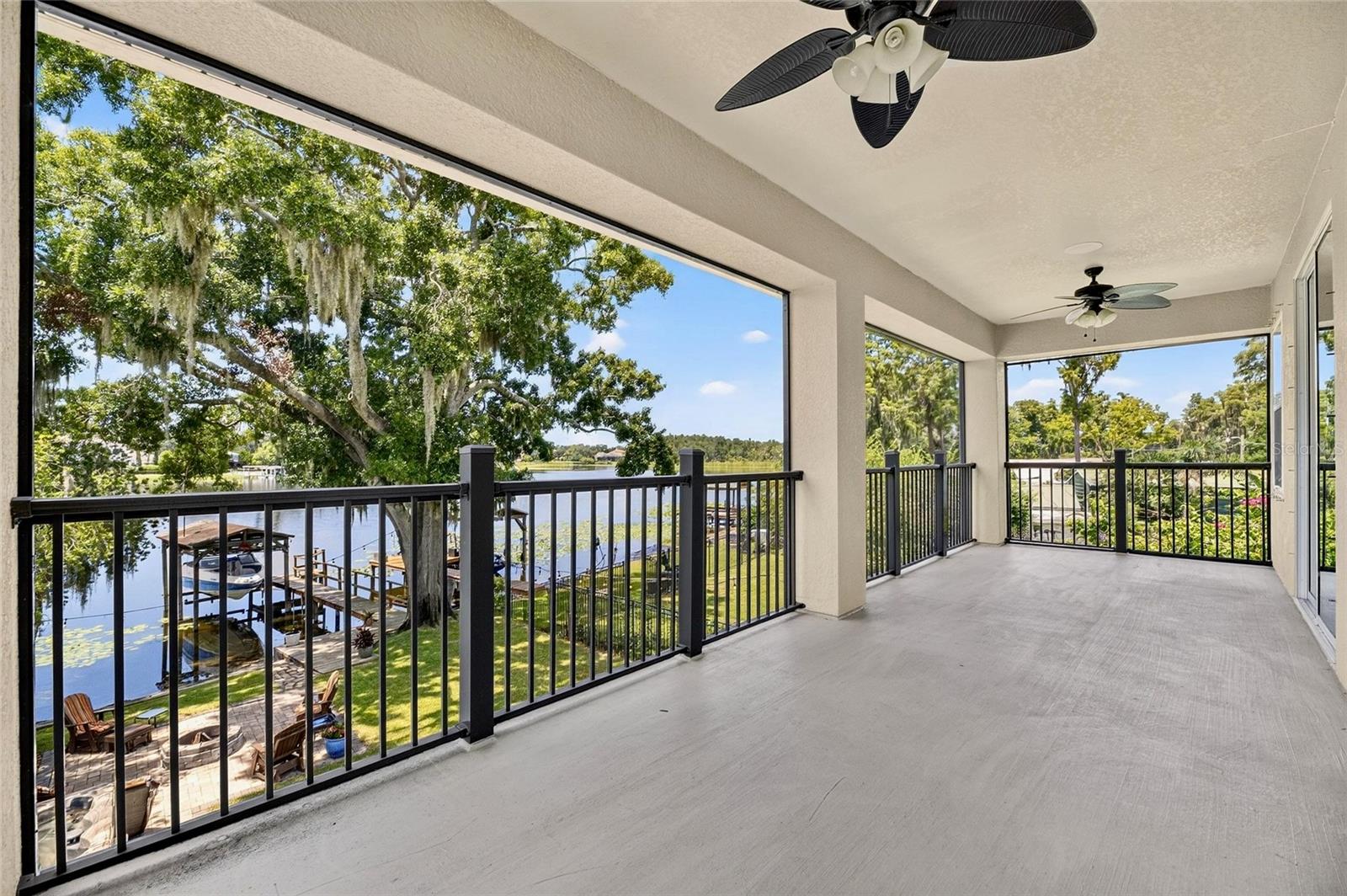 303 W CHAPMAN RD