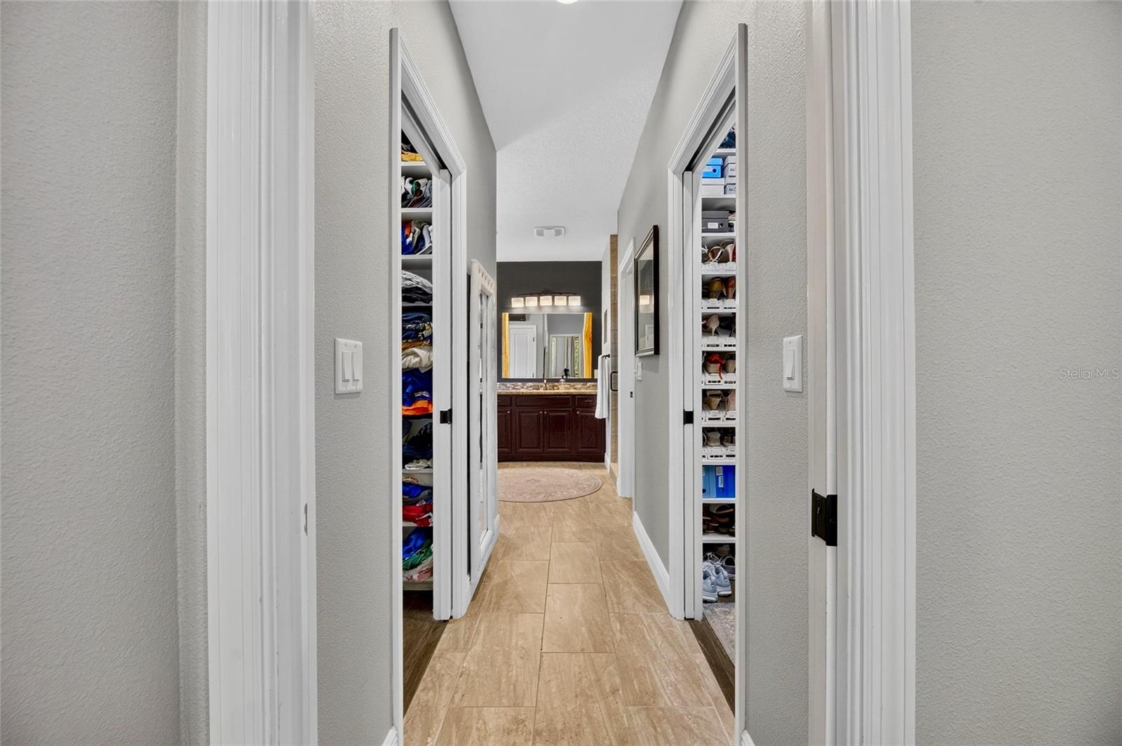 303 W CHAPMAN RD