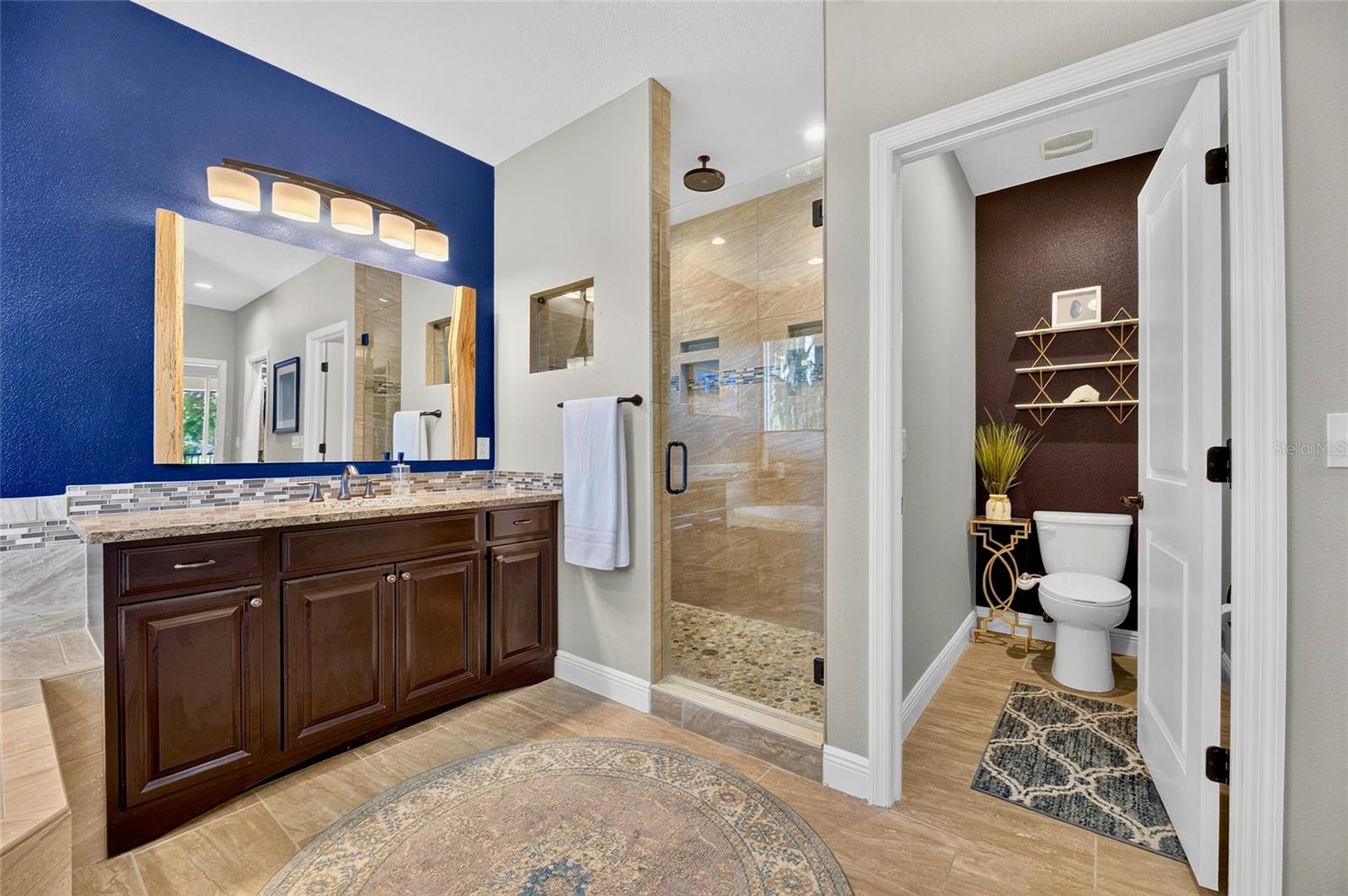 303 W CHAPMAN RD