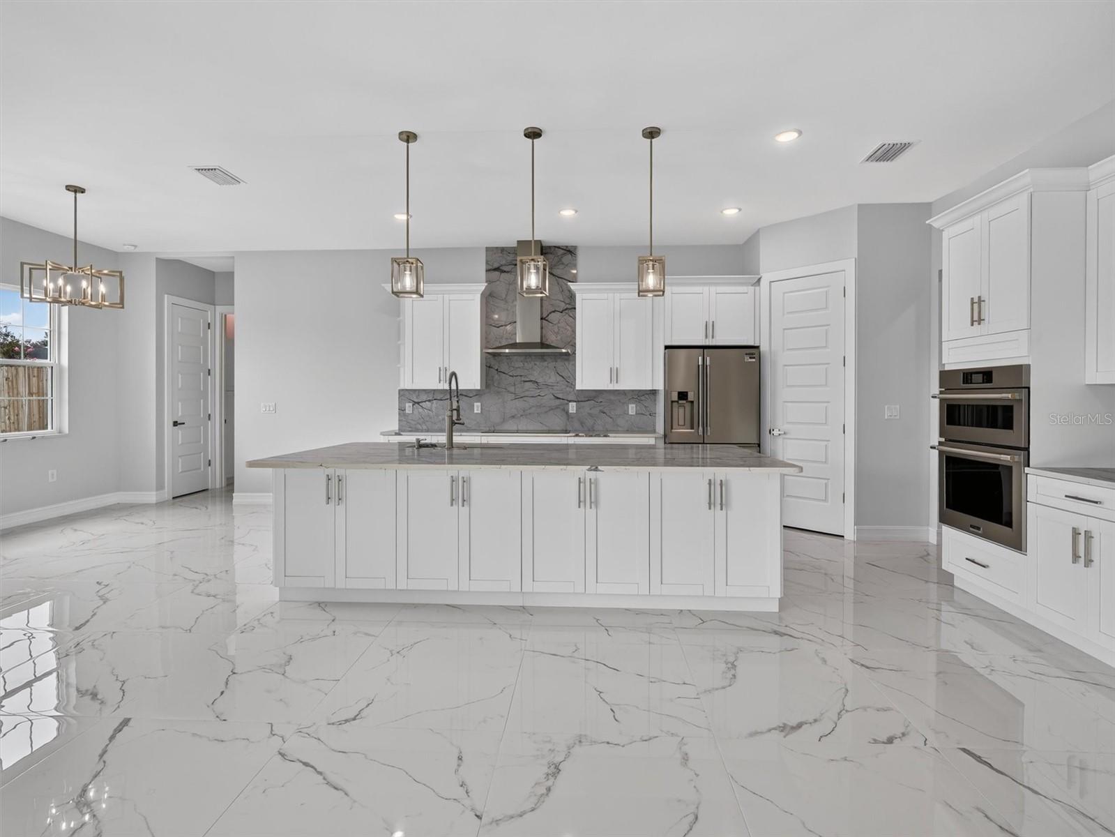2302 ALLEN DR