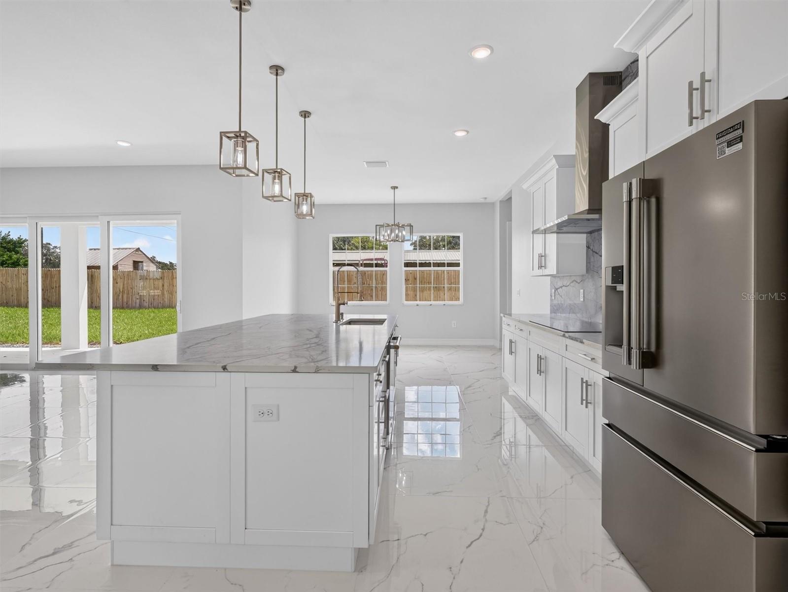 2302 ALLEN DR