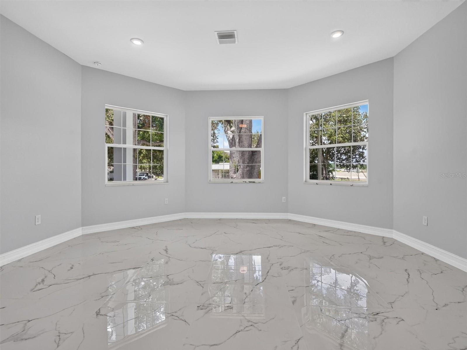 2302 ALLEN DR