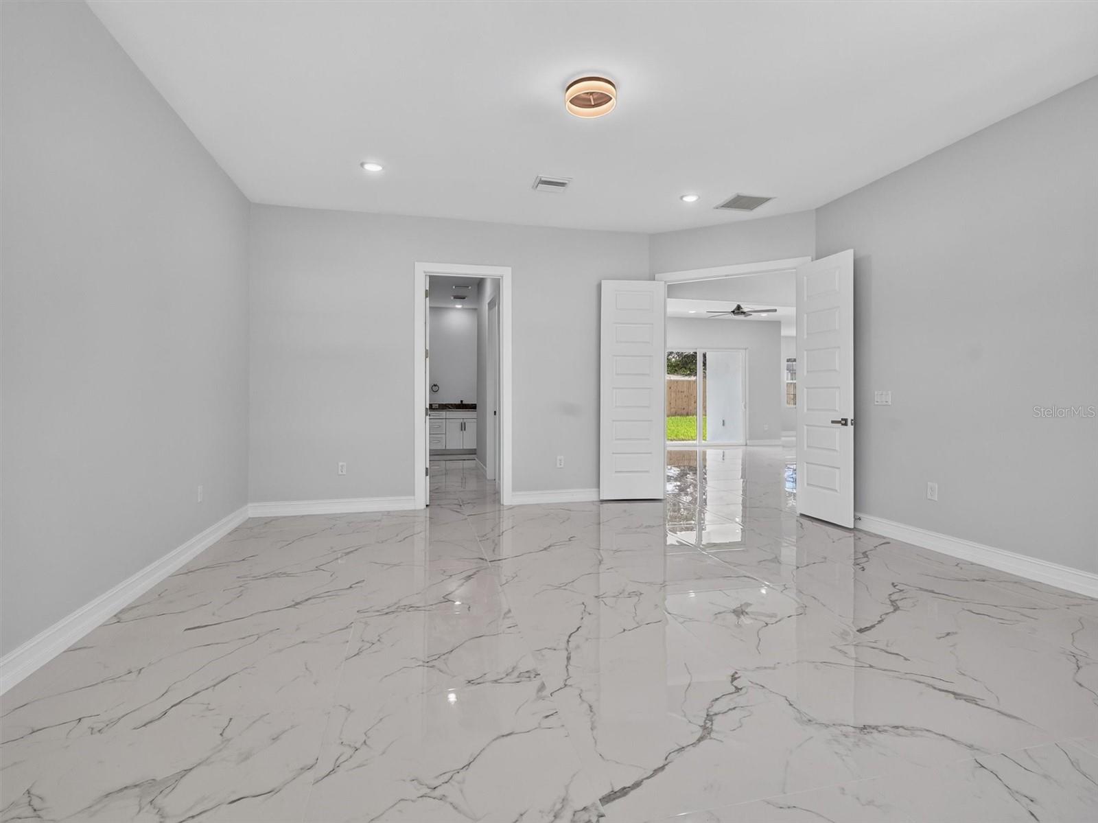 2302 ALLEN DR