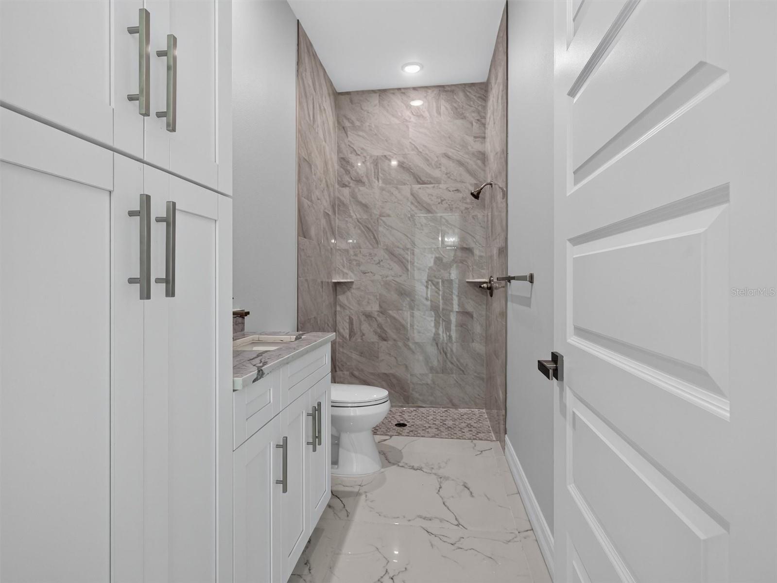2302 ALLEN DR