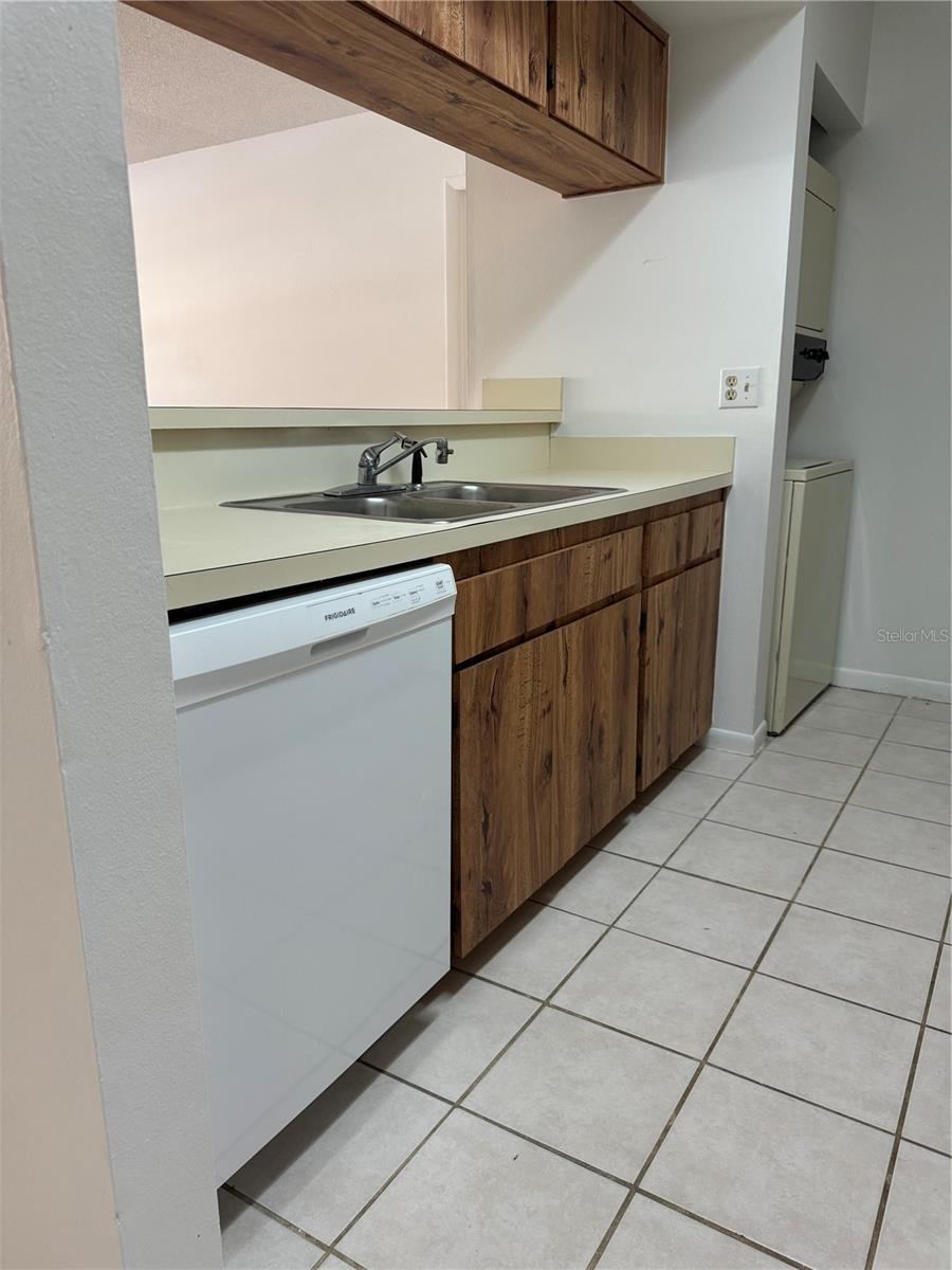 13608 S VILLAGE DR #8203