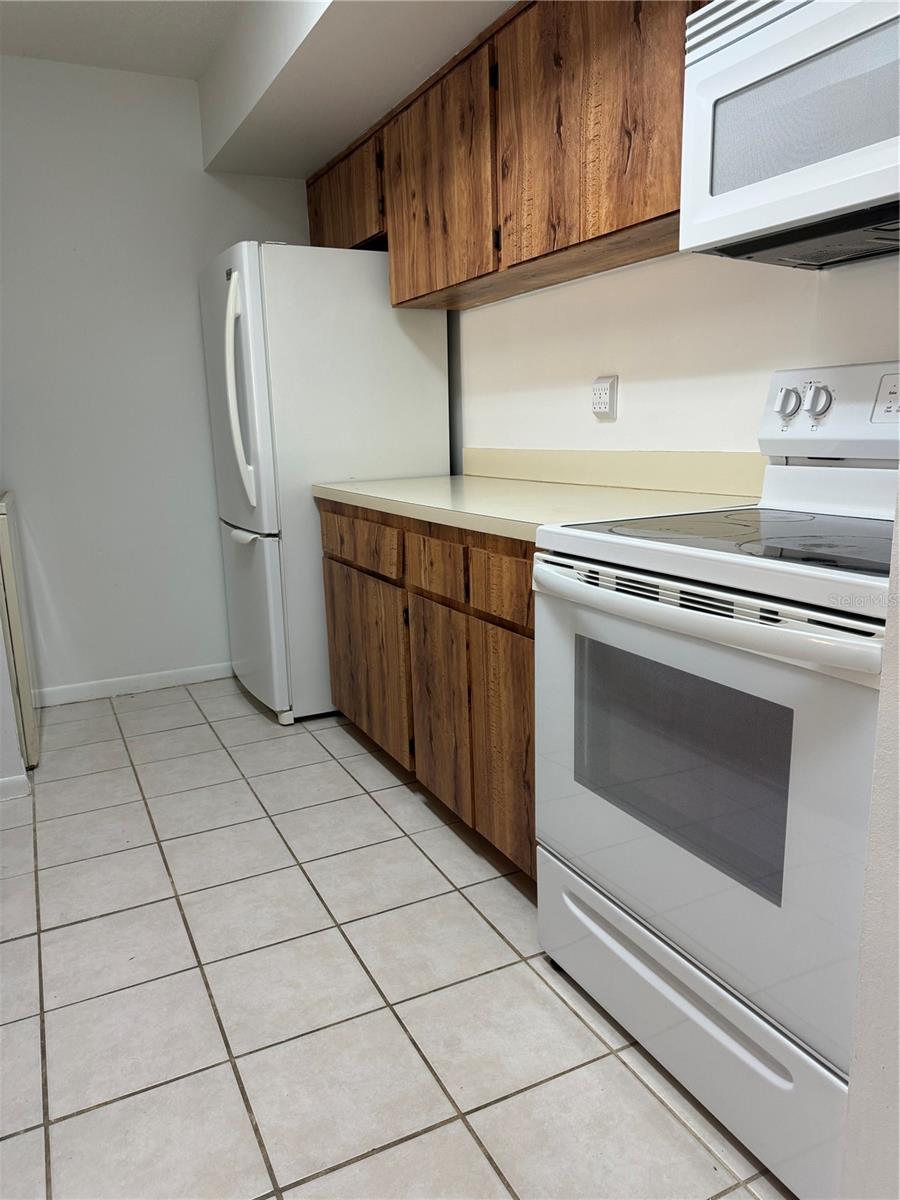 13608 S VILLAGE DR #8203