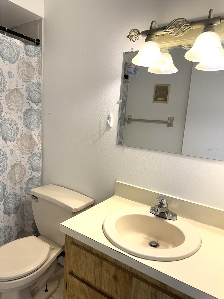 13608 S VILLAGE DR #8203