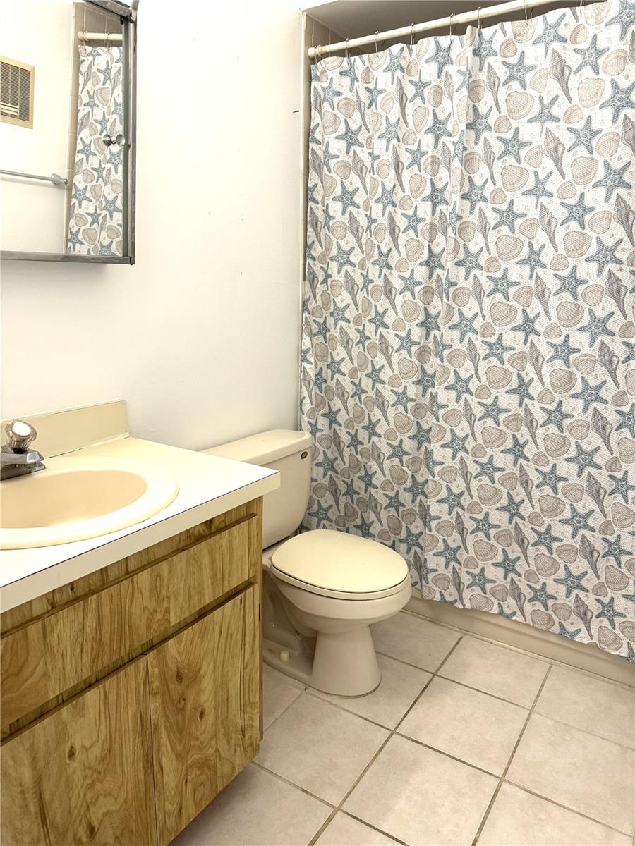 13608 S VILLAGE DR #8203